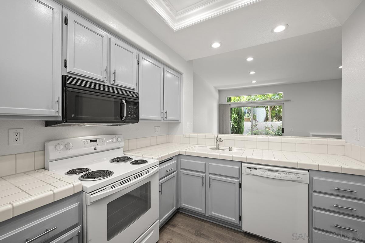 Detail Gallery Image 22 of 48 For 7274  Shoreline Dr  117, San Diego,  CA 92122 - 2 Beds | 2/1 Baths