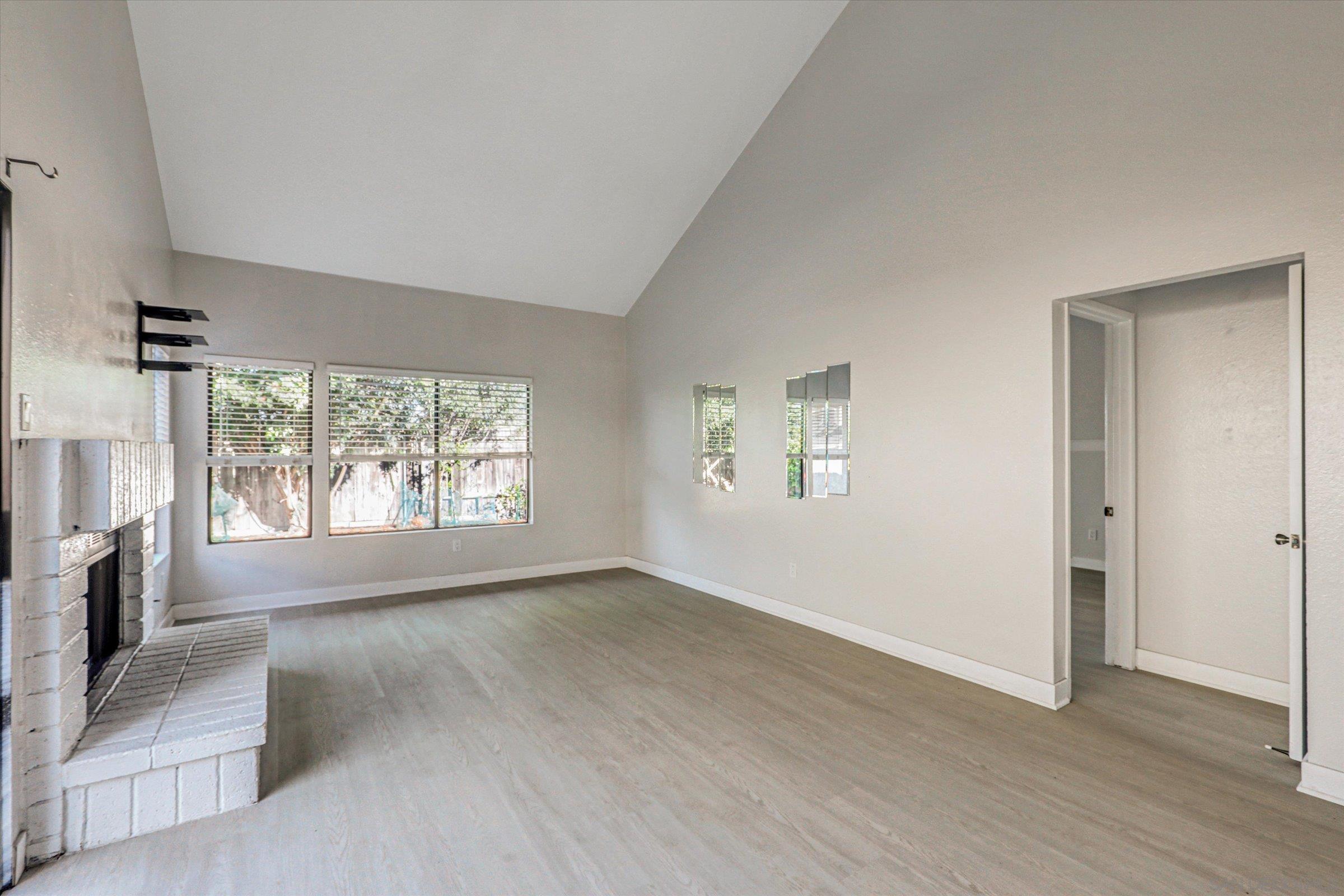 Detail Gallery Image 14 of 28 For 9488  Hiker Hill Rd, San Diego,  CA 92129 - 2 Beds | 1/1 Baths