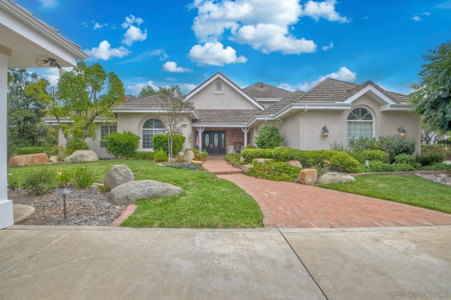 Detail Gallery Image 1 of 1 For 15621  Oakstand Rd, Poway,  CA 92064 - 4 Beds | 4 Baths