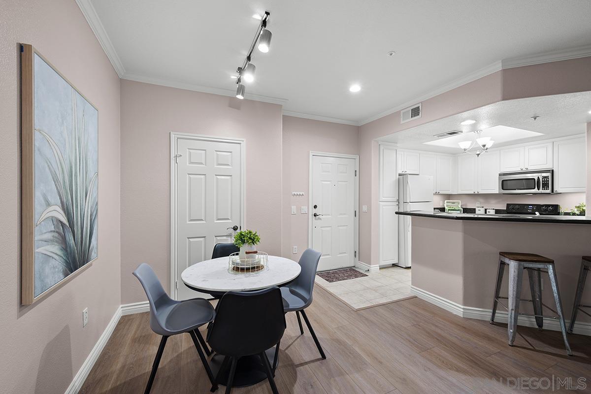 Detail Gallery Image 14 of 59 For 4165  Executive Dr  #F107,  La Jolla,  CA 92037 - 2 Beds | 2 Baths