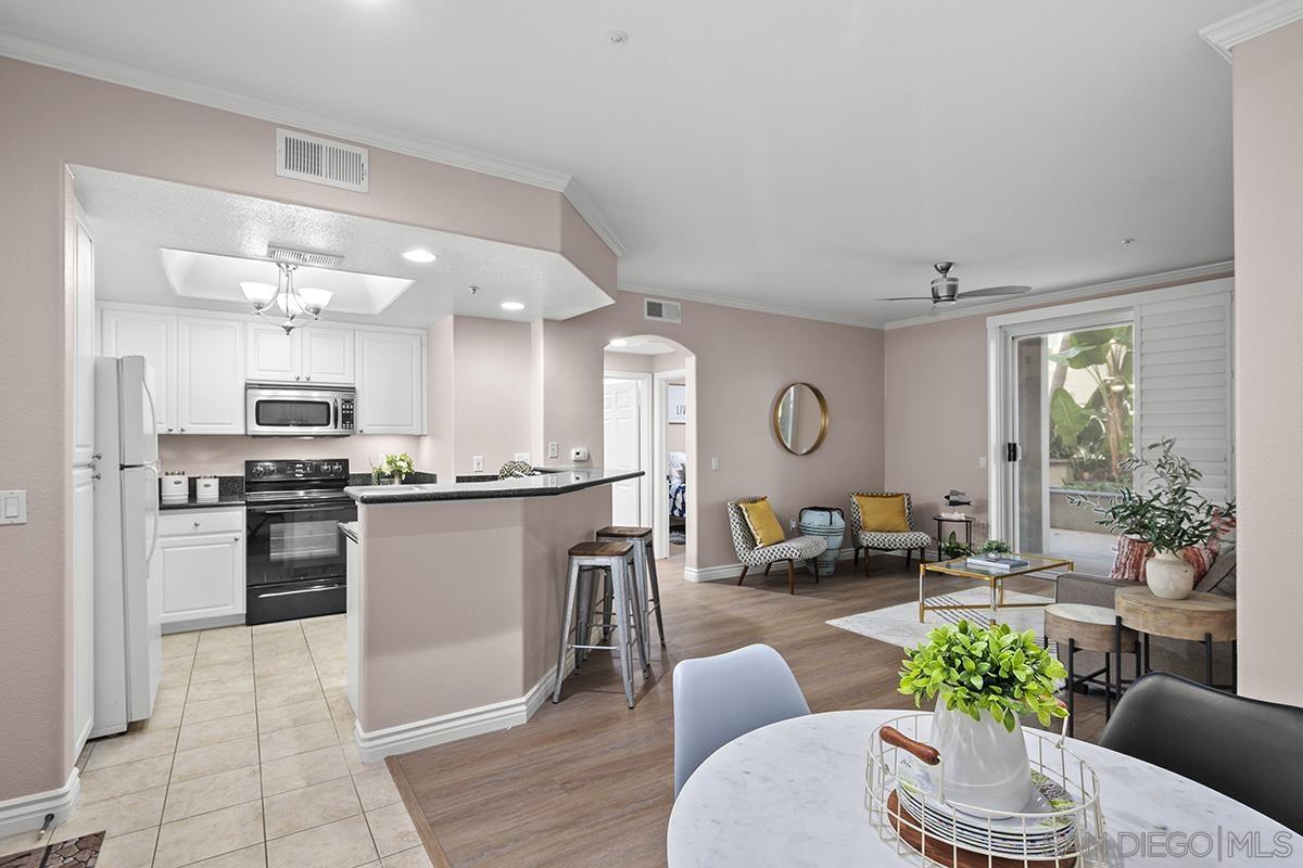 Detail Gallery Image 15 of 59 For 4165  Executive Dr  #F107,  La Jolla,  CA 92037 - 2 Beds | 2 Baths