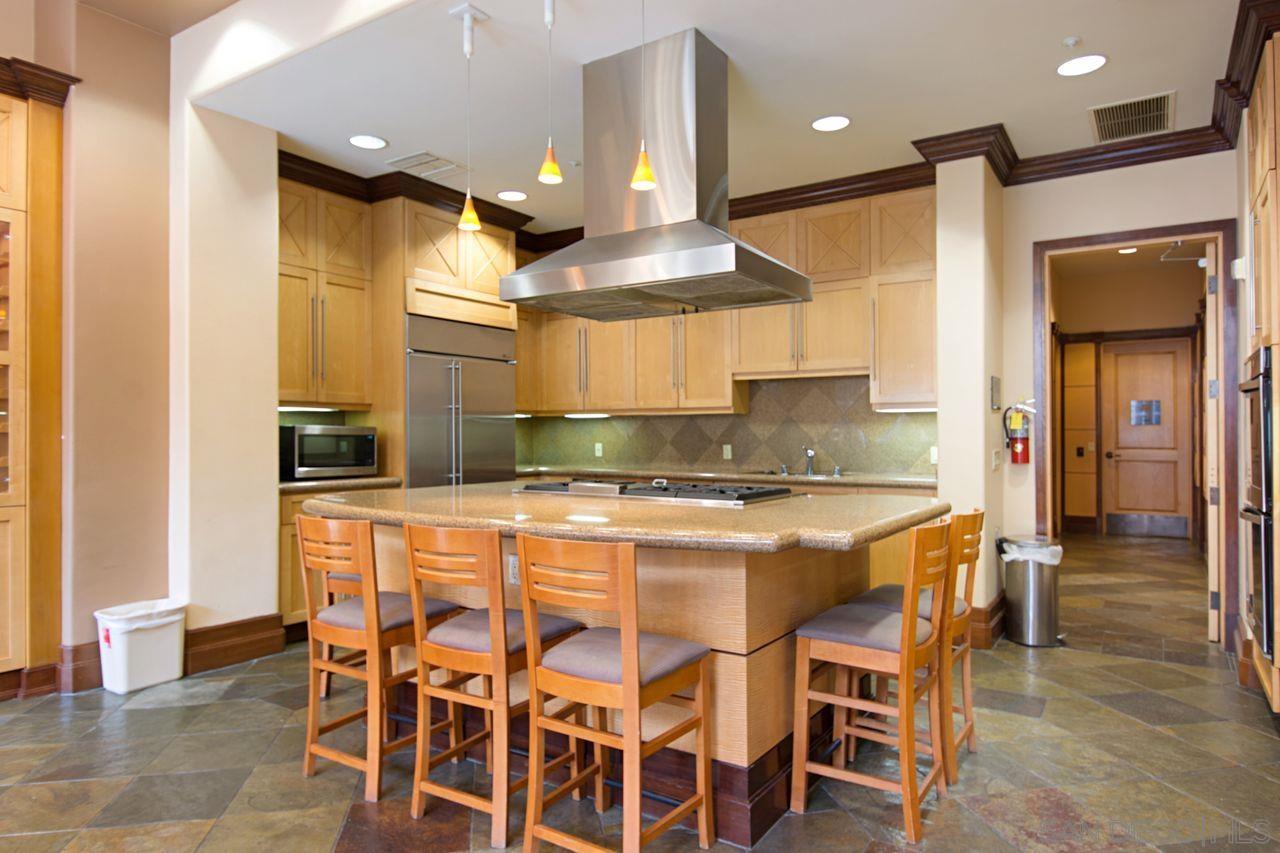 Detail Gallery Image 41 of 59 For 4165  Executive Dr  #F107,  La Jolla,  CA 92037 - 2 Beds | 2 Baths