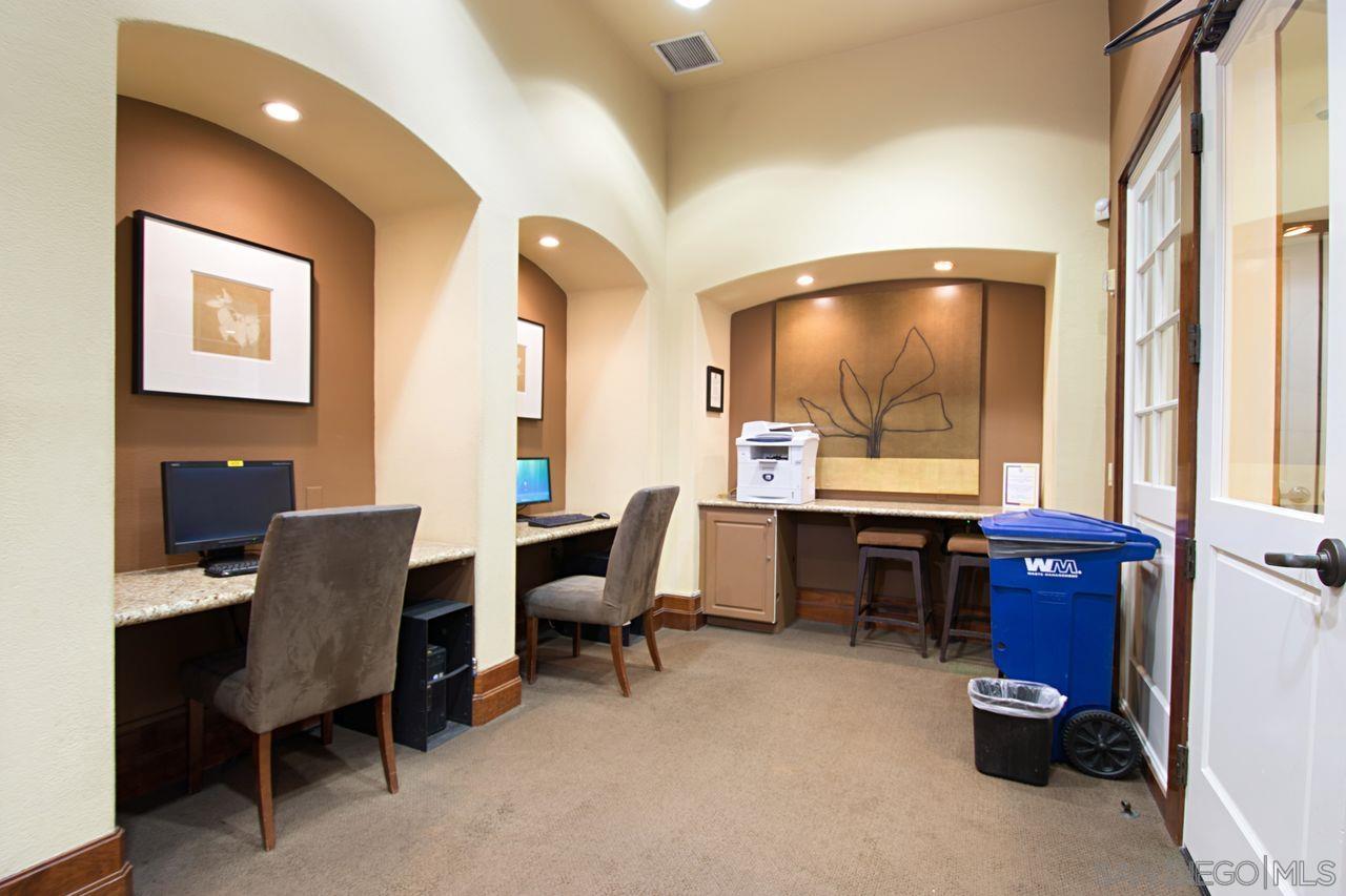 Detail Gallery Image 52 of 59 For 4165  Executive Dr  #F107,  La Jolla,  CA 92037 - 2 Beds | 2 Baths