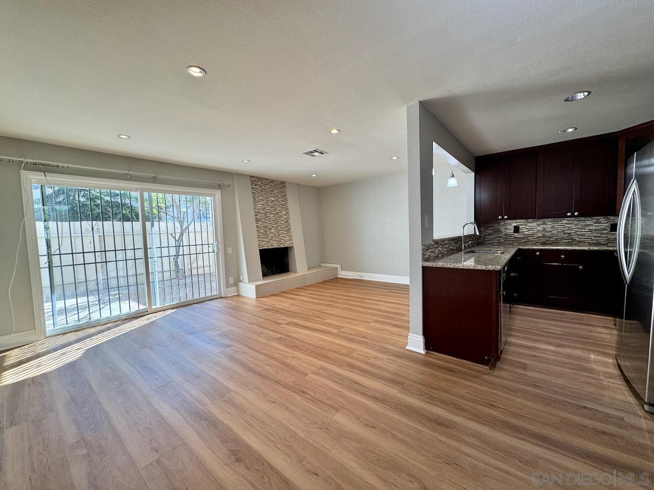 Front Image Thumbnail for SD250040419