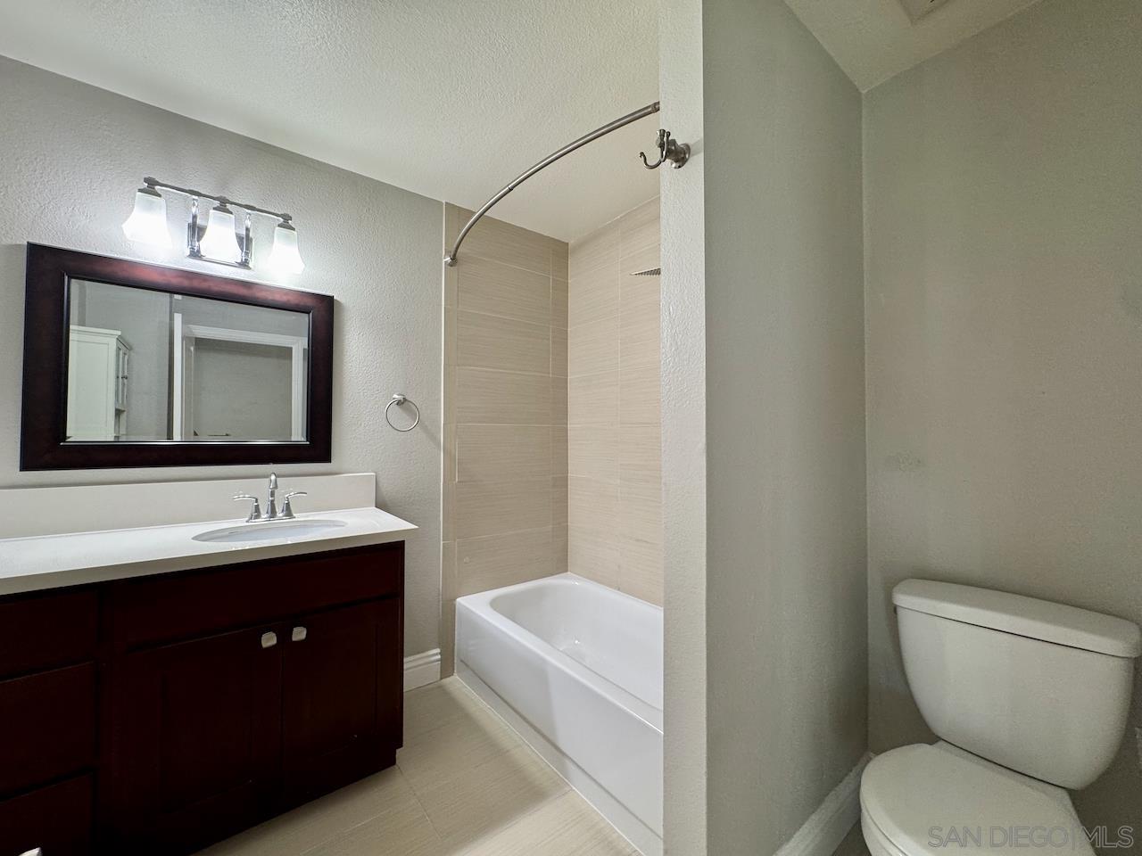 Detail Gallery Image 11 of 24 For 4224  Loma Riviera Ln, San Diego,  CA 92110 - 3 Beds | 2 Baths