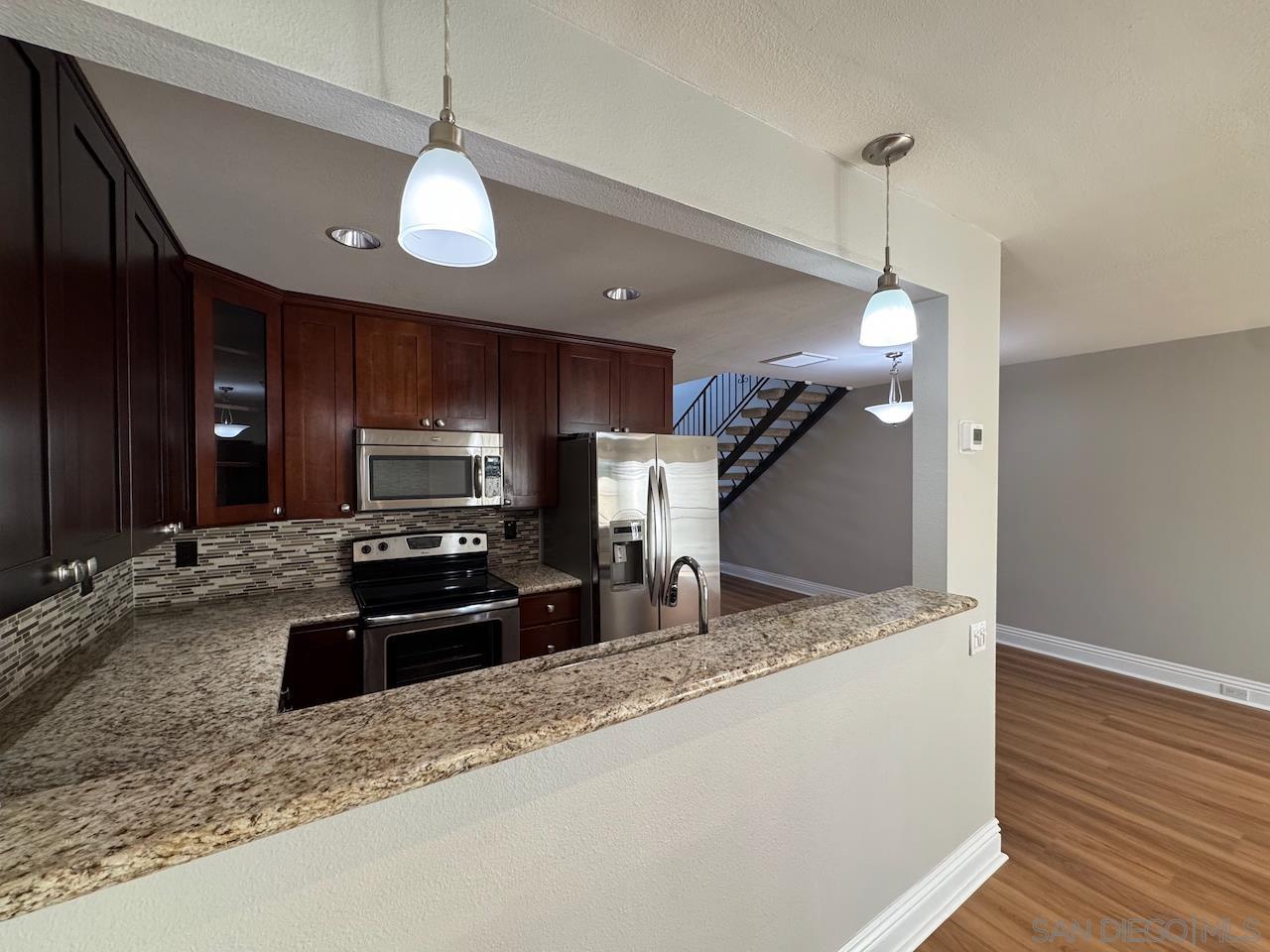 Detail Gallery Image 4 of 24 For 4224  Loma Riviera Ln, San Diego,  CA 92110 - 3 Beds | 2 Baths