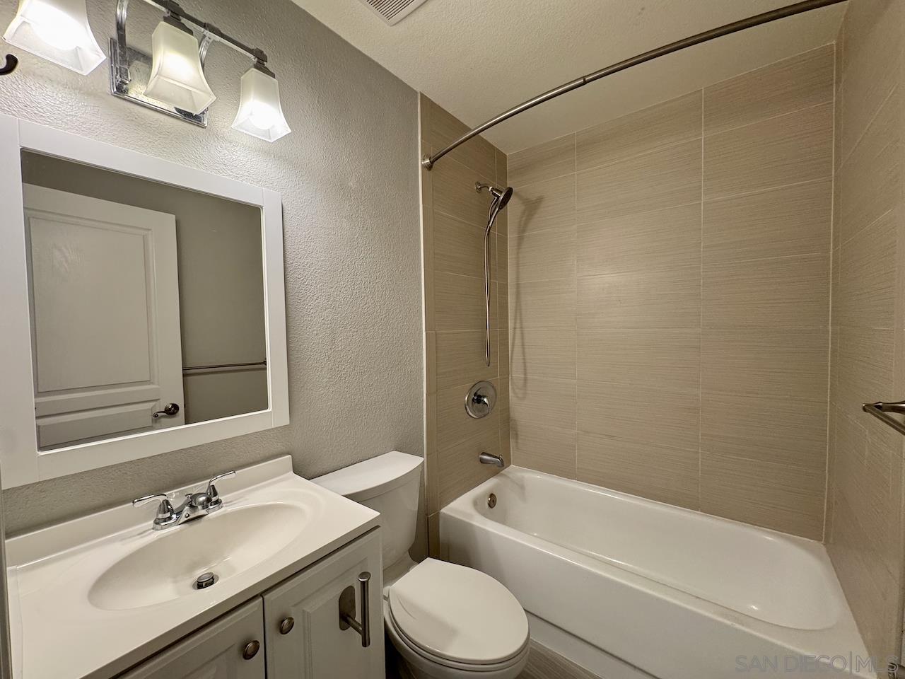 Detail Gallery Image 8 of 24 For 4224  Loma Riviera Ln, San Diego,  CA 92110 - 3 Beds | 2 Baths