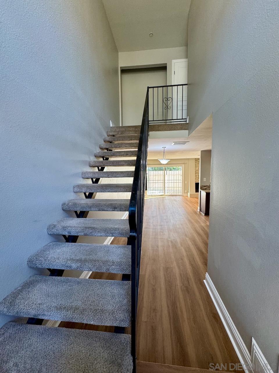 Detail Gallery Image 9 of 24 For 4224  Loma Riviera Ln, San Diego,  CA 92110 - 3 Beds | 2 Baths