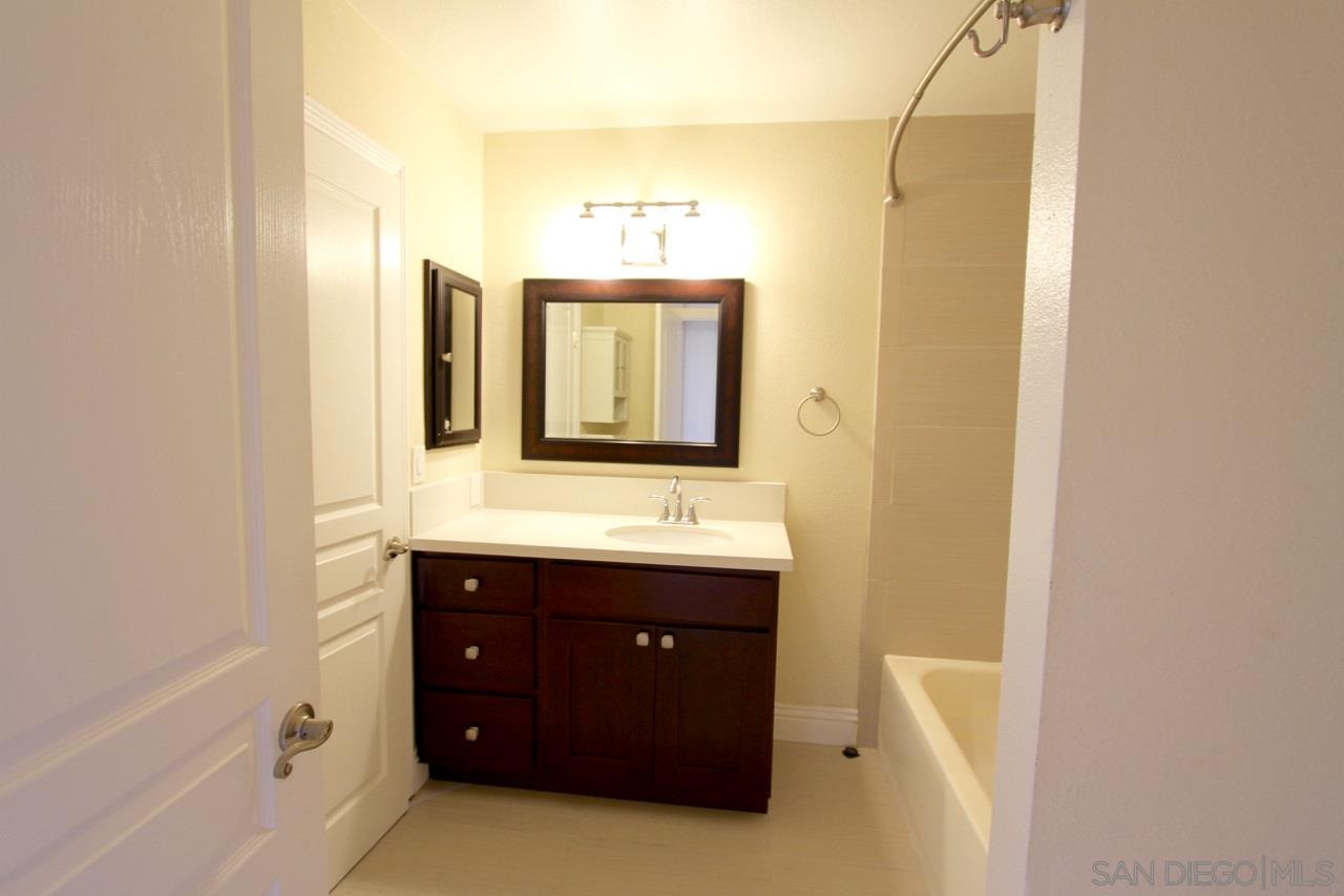 Detail Gallery Image 10 of 23 For 4224  Loma Riviera Ln, San Diego,  CA 92110 - 3 Beds | 2 Baths