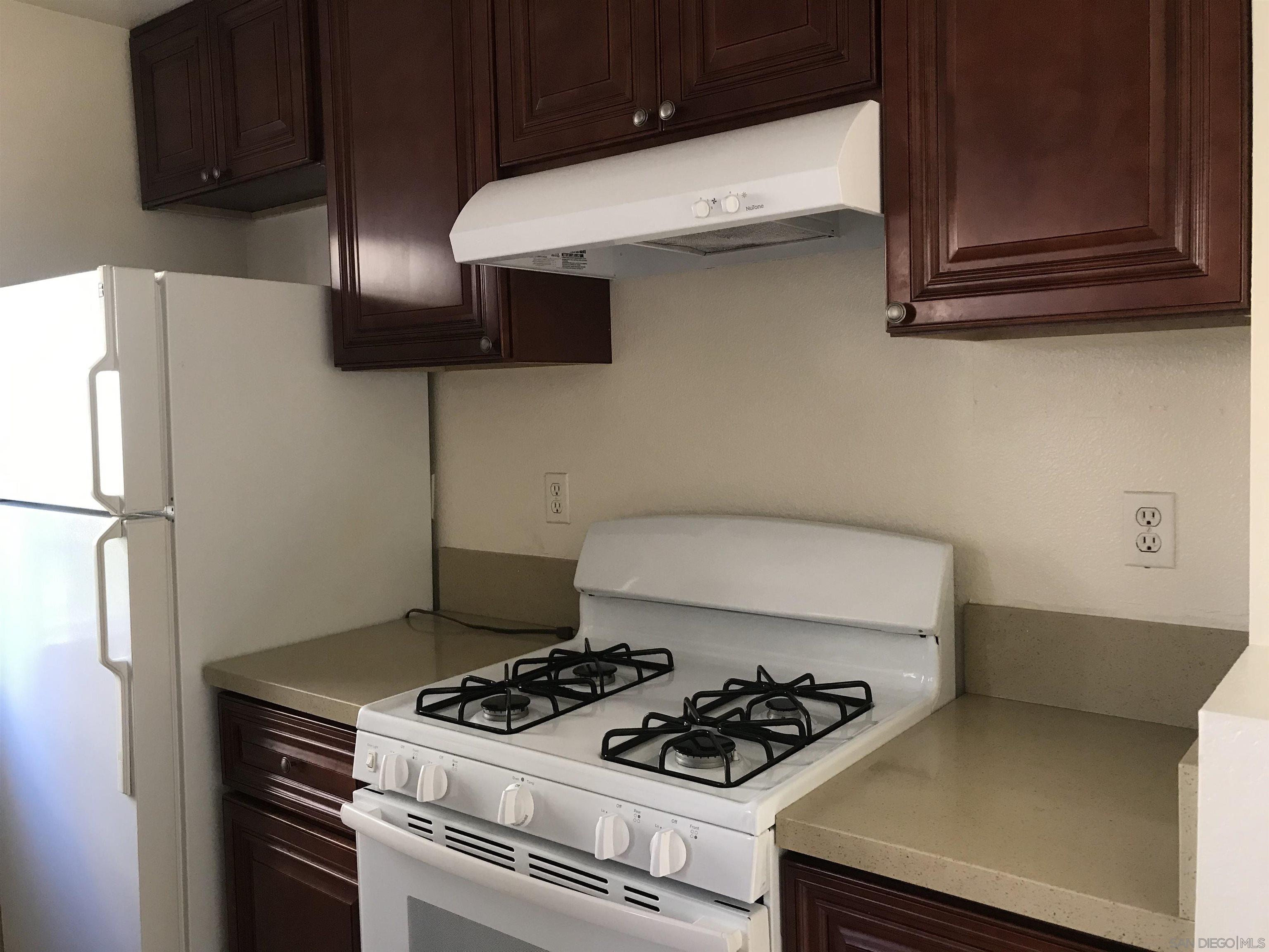 Detail Gallery Image 3 of 10 For 10848  Aderman  147, San Diego,  CA 92126 - 2 Beds | 2 Baths