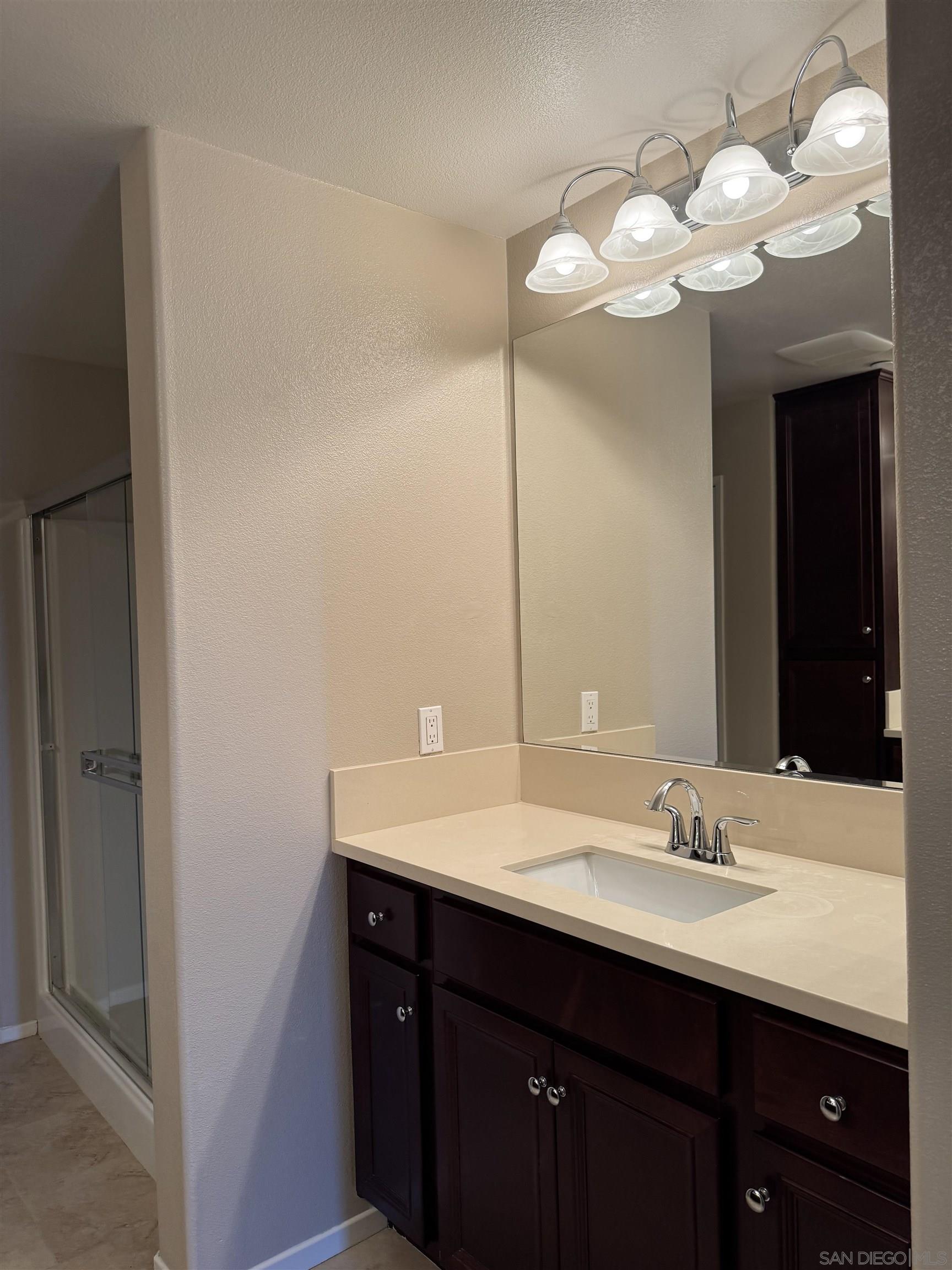 Detail Gallery Image 6 of 8 For 11130  Taloncrest Way  13, San Diego,  CA 92126 - 3 Beds | 2 Baths