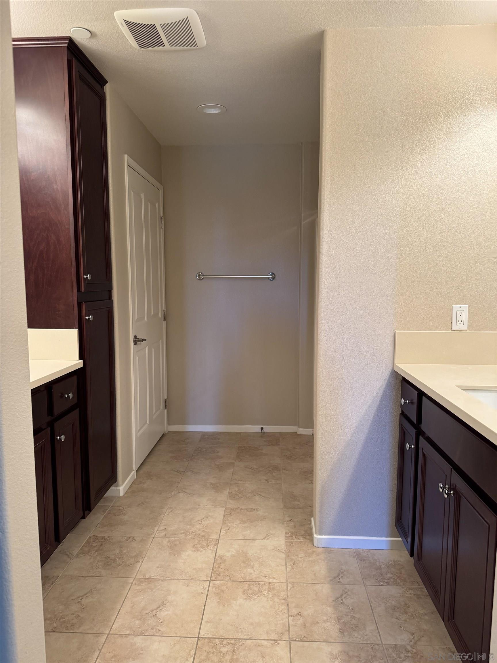 Detail Gallery Image 7 of 8 For 11130  Taloncrest Way  13, San Diego,  CA 92126 - 3 Beds | 2 Baths