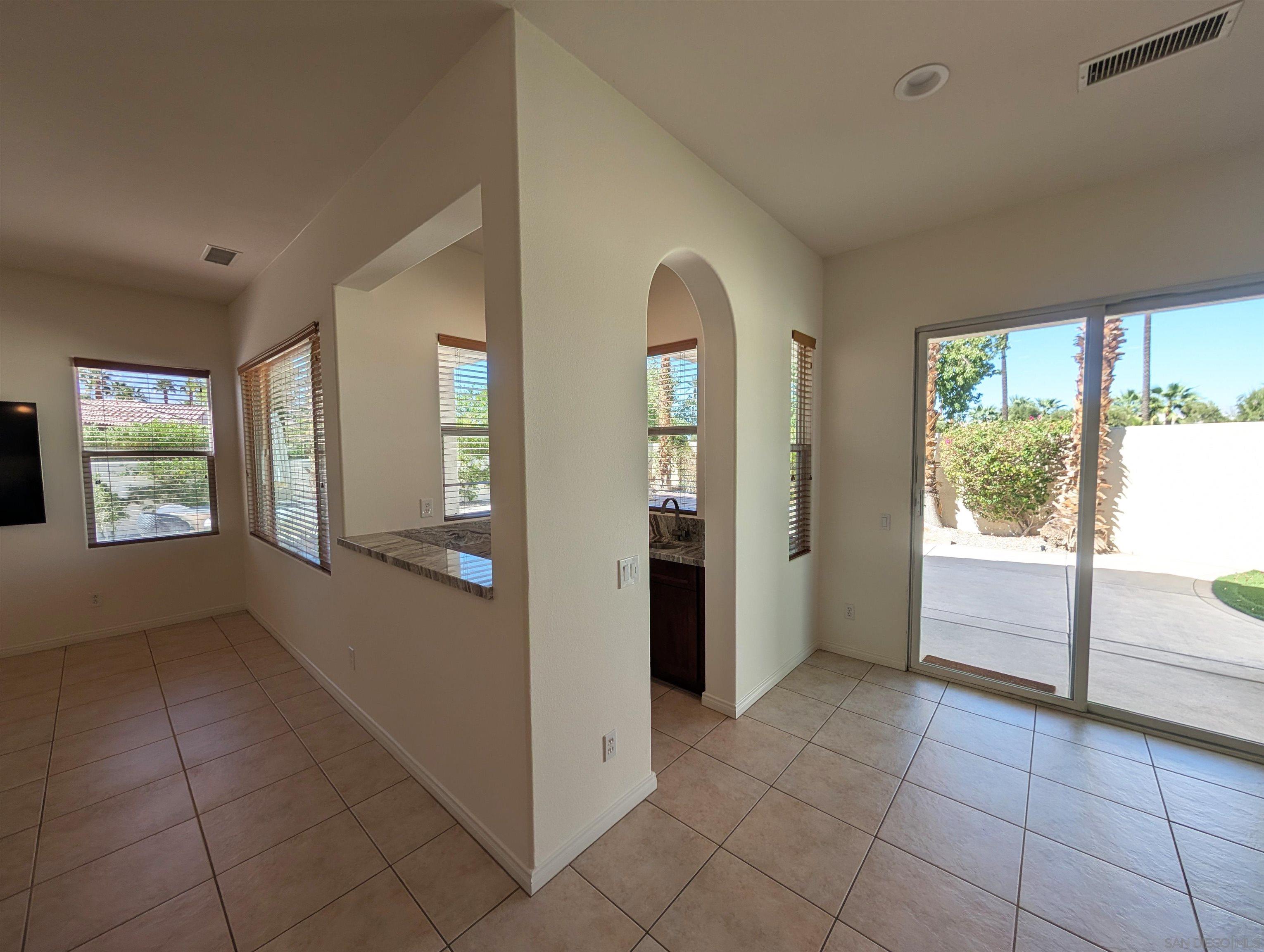 Detail Gallery Image 12 of 55 For 102  Mission Lake Way, Rancho Mirage,  CA 92270 - 3 Beds | 2/1 Baths