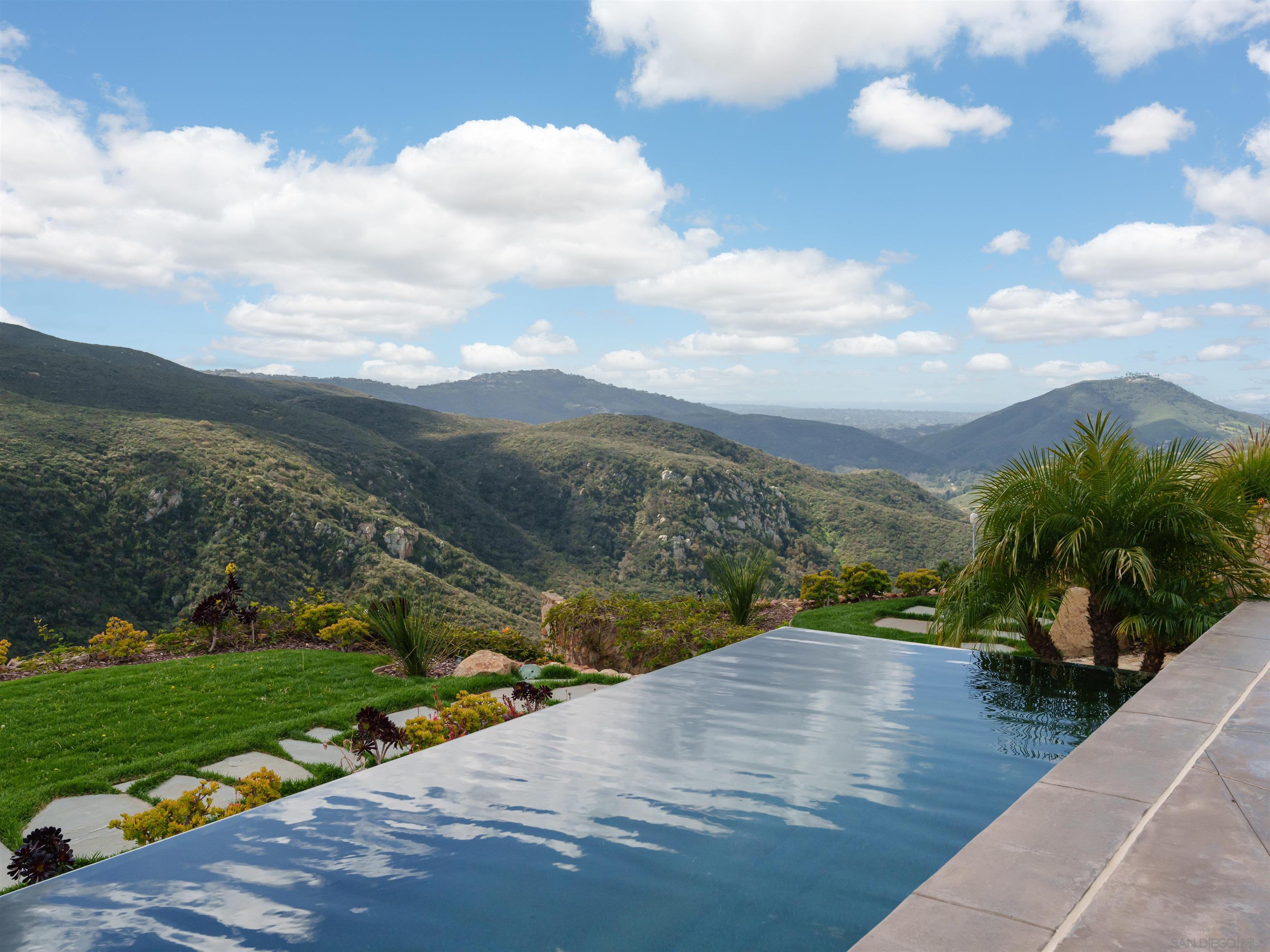 Front Image Thumbnail for SD250040480