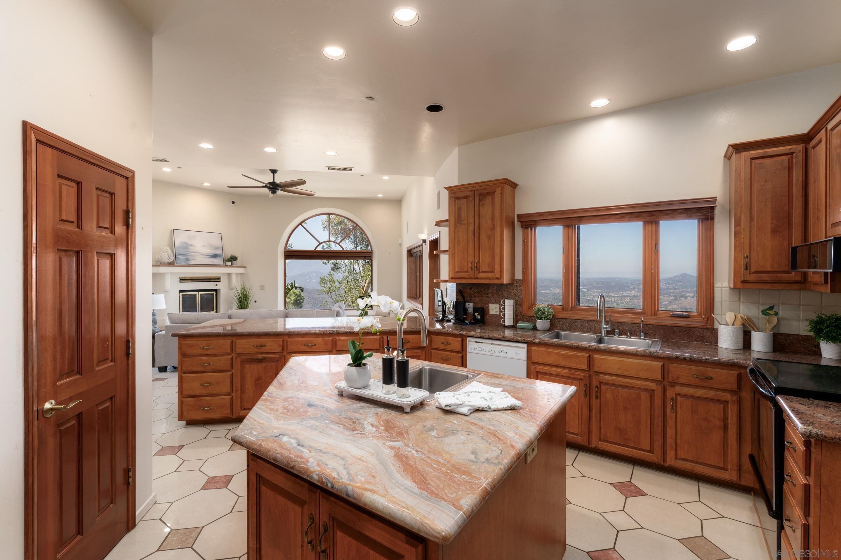 Detail Gallery Image 12 of 72 For 4029  Alta Loma Dr, Jamul,  CA 91935 - 6 Beds | 6/1 Baths