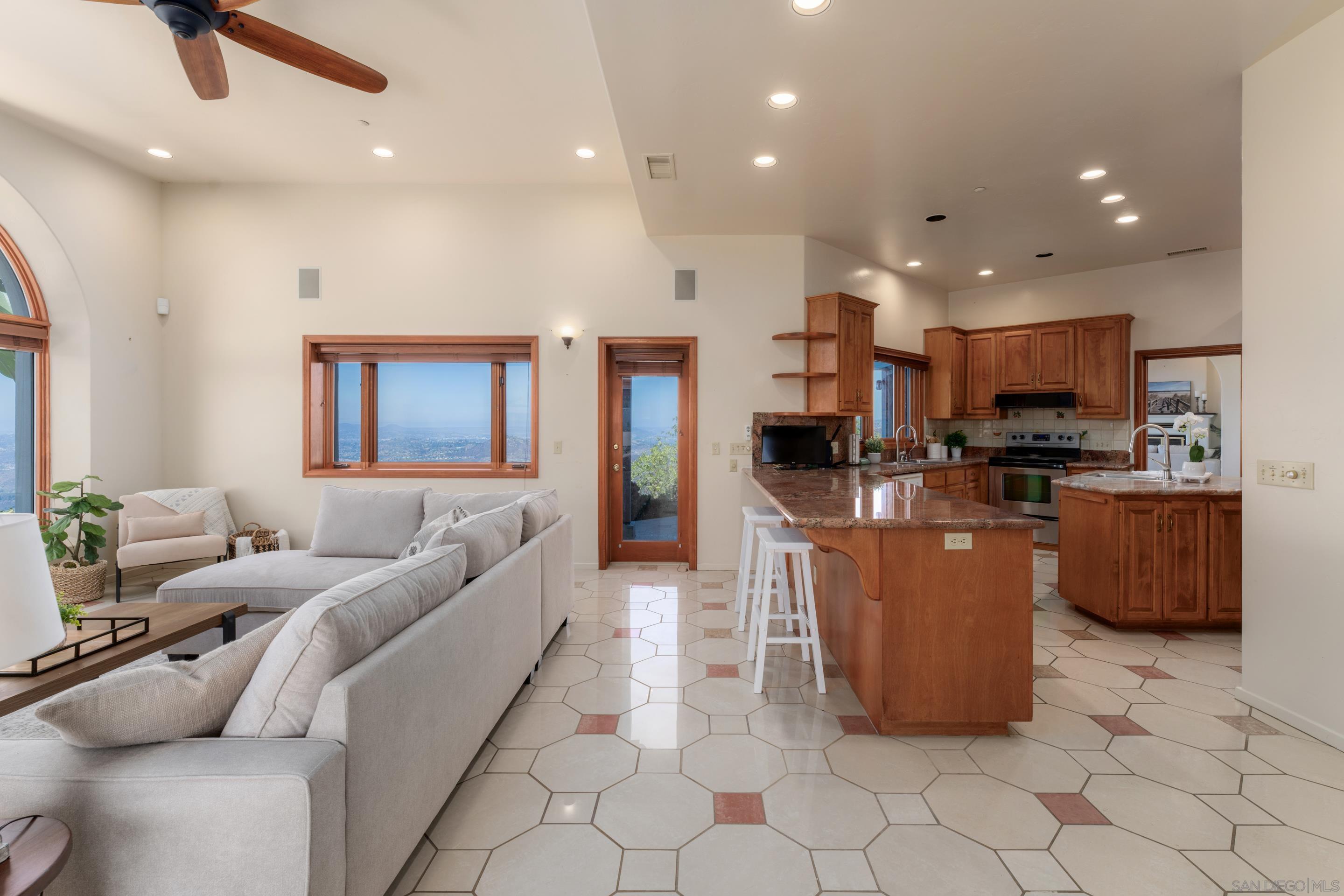 Detail Gallery Image 14 of 72 For 4029  Alta Loma Dr, Jamul,  CA 91935 - 6 Beds | 6/1 Baths