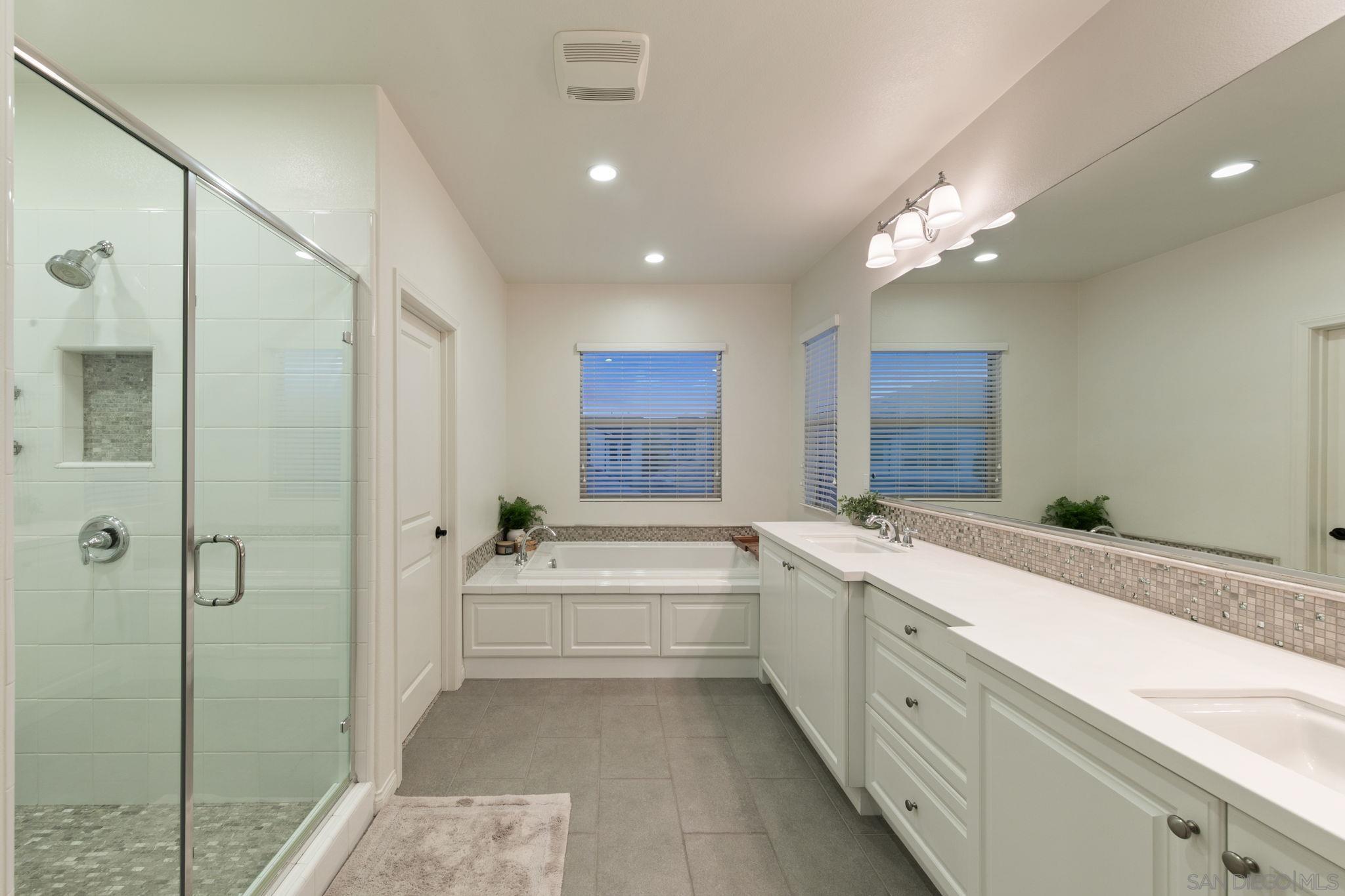 Detail Gallery Image 37 of 70 For 3035  Starry Night Drive, Escondido,  CA 92029 - 5 Beds | 4/1 Baths