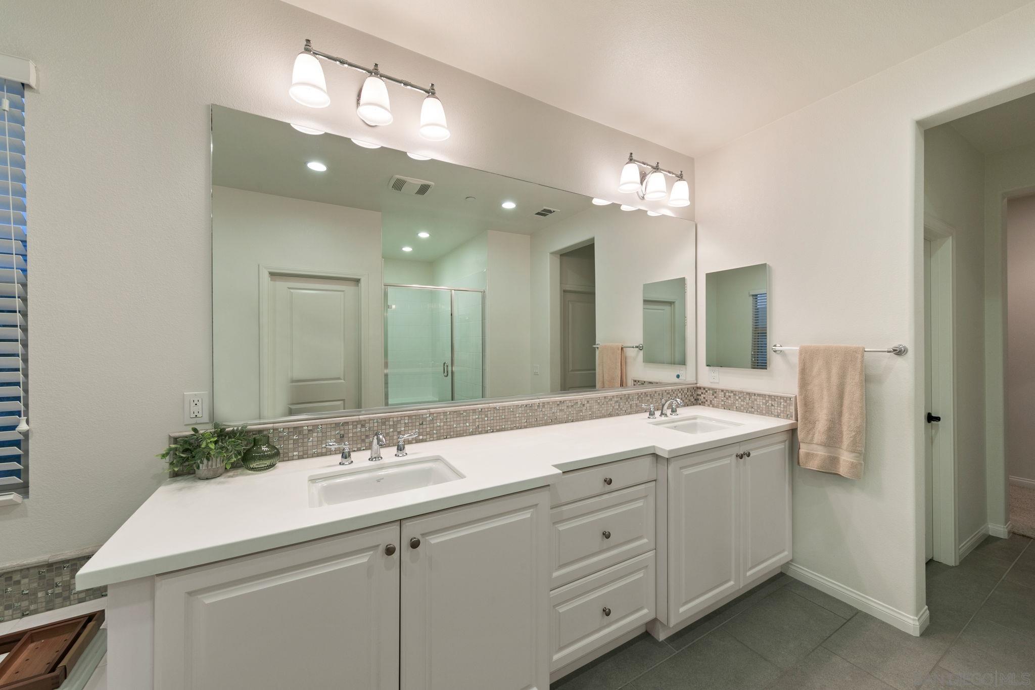 Detail Gallery Image 39 of 70 For 3035  Starry Night Drive, Escondido,  CA 92029 - 5 Beds | 4/1 Baths