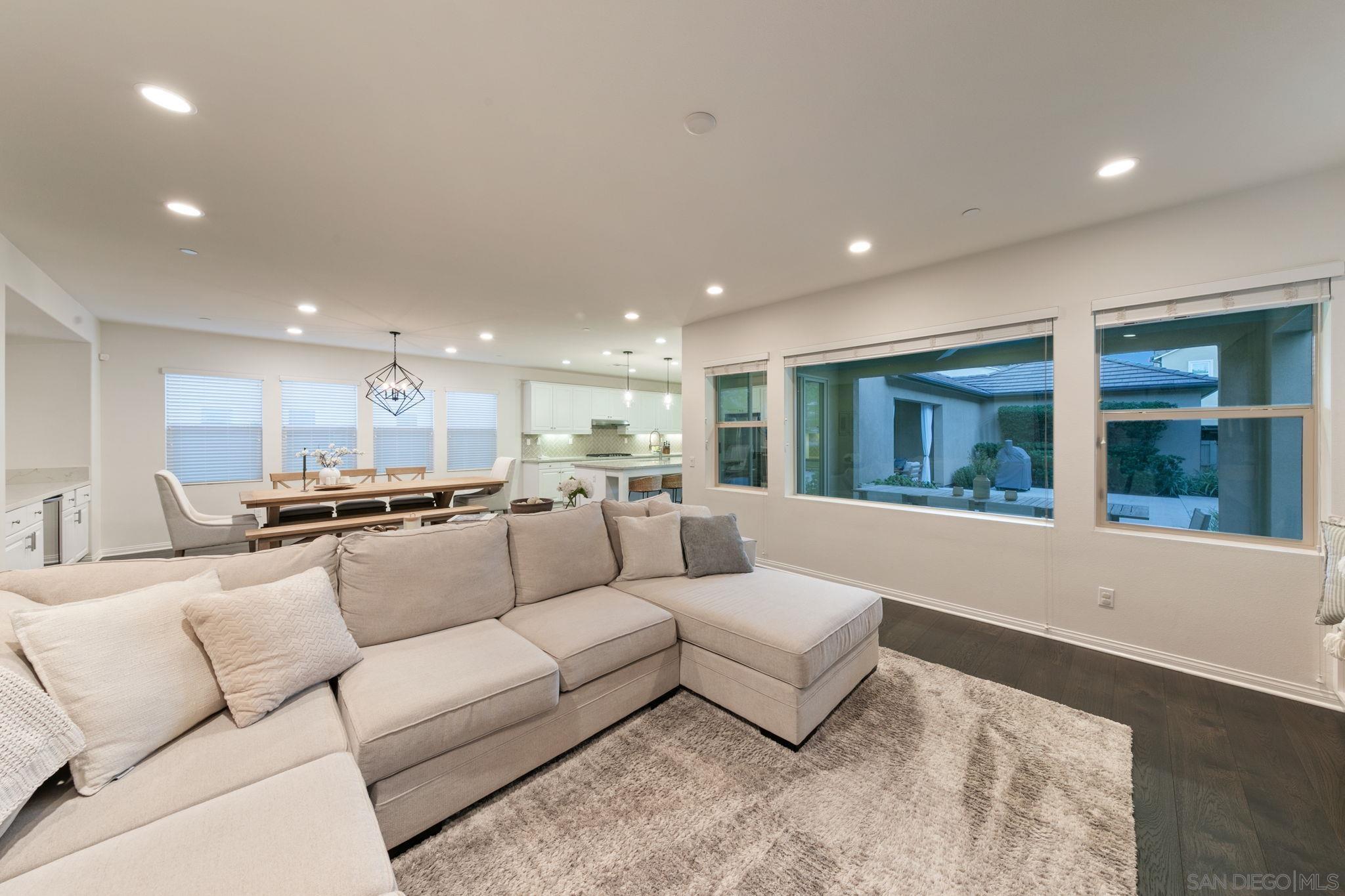 Detail Gallery Image 8 of 70 For 3035  Starry Night Drive, Escondido,  CA 92029 - 5 Beds | 4/1 Baths