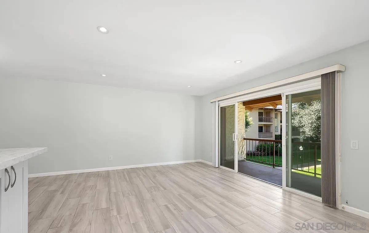 Detail Gallery Image 4 of 31 For 10669  San Diego Mission Rd  #203,  San Diego,  CA 92108 - 1 Beds | 1 Baths