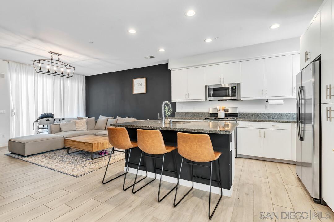 Detail Gallery Image 18 of 47 For 1842  Observation Way  #3,  Chula Vista,  CA 91915 - 3 Beds | 2/1 Baths