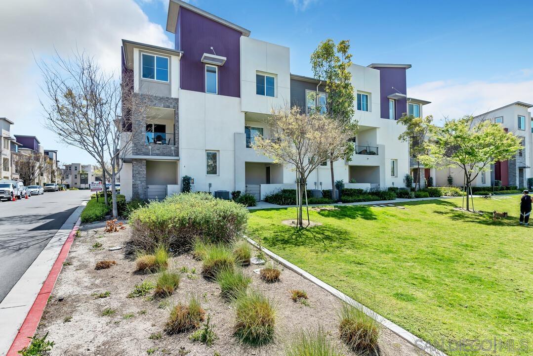 Detail Gallery Image 5 of 47 For 1842  Observation Way  #3,  Chula Vista,  CA 91915 - 3 Beds | 2/1 Baths