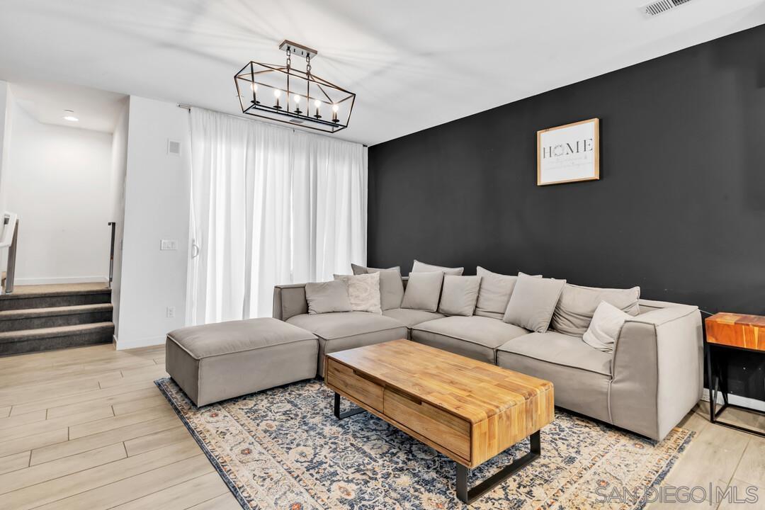 Detail Gallery Image 8 of 47 For 1842  Observation Way  #3,  Chula Vista,  CA 91915 - 3 Beds | 2/1 Baths