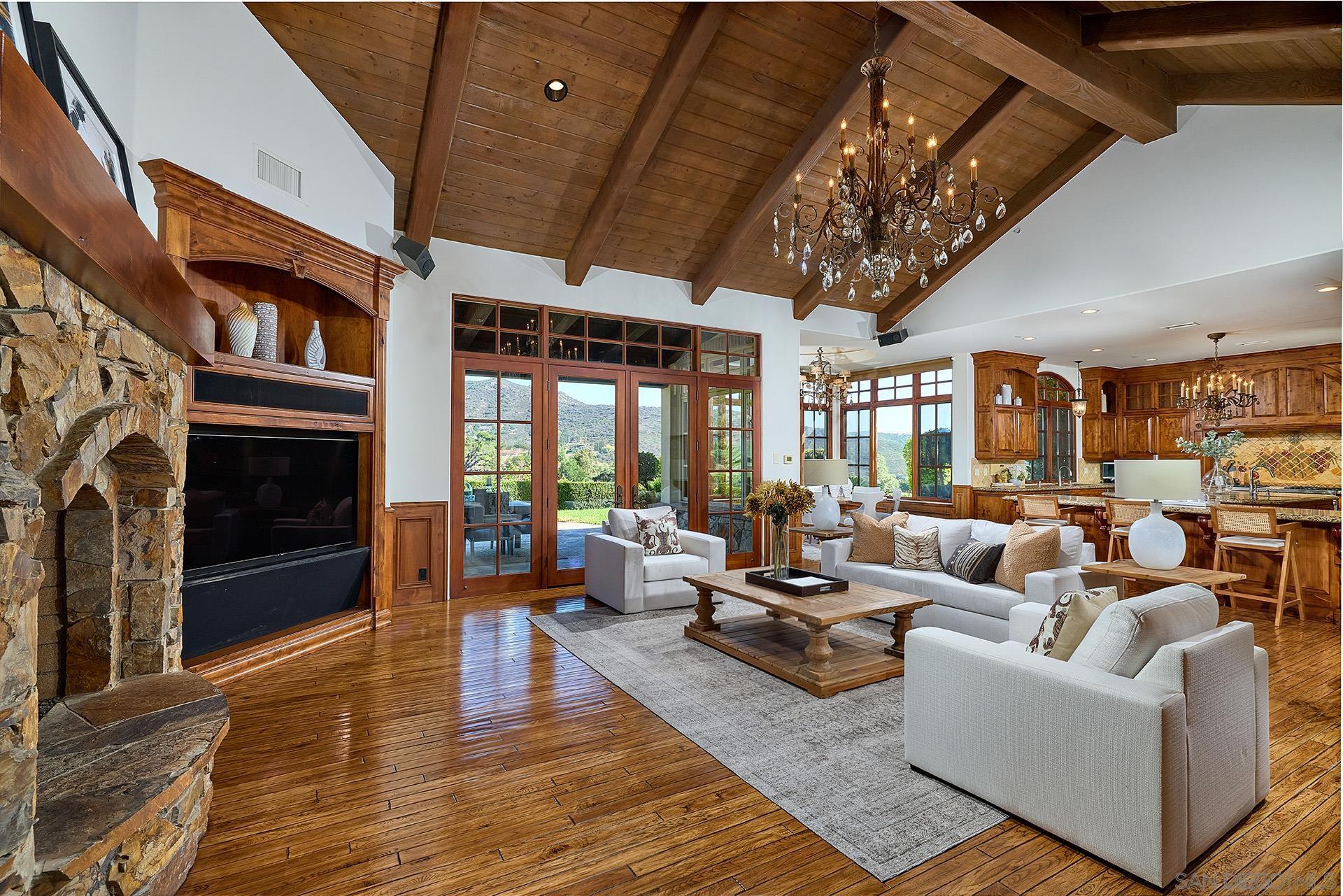 Detail Gallery Image 14 of 54 For 14155  Biscayne Pl, Poway,  CA 92064 - 7 Beds | 6/1 Baths