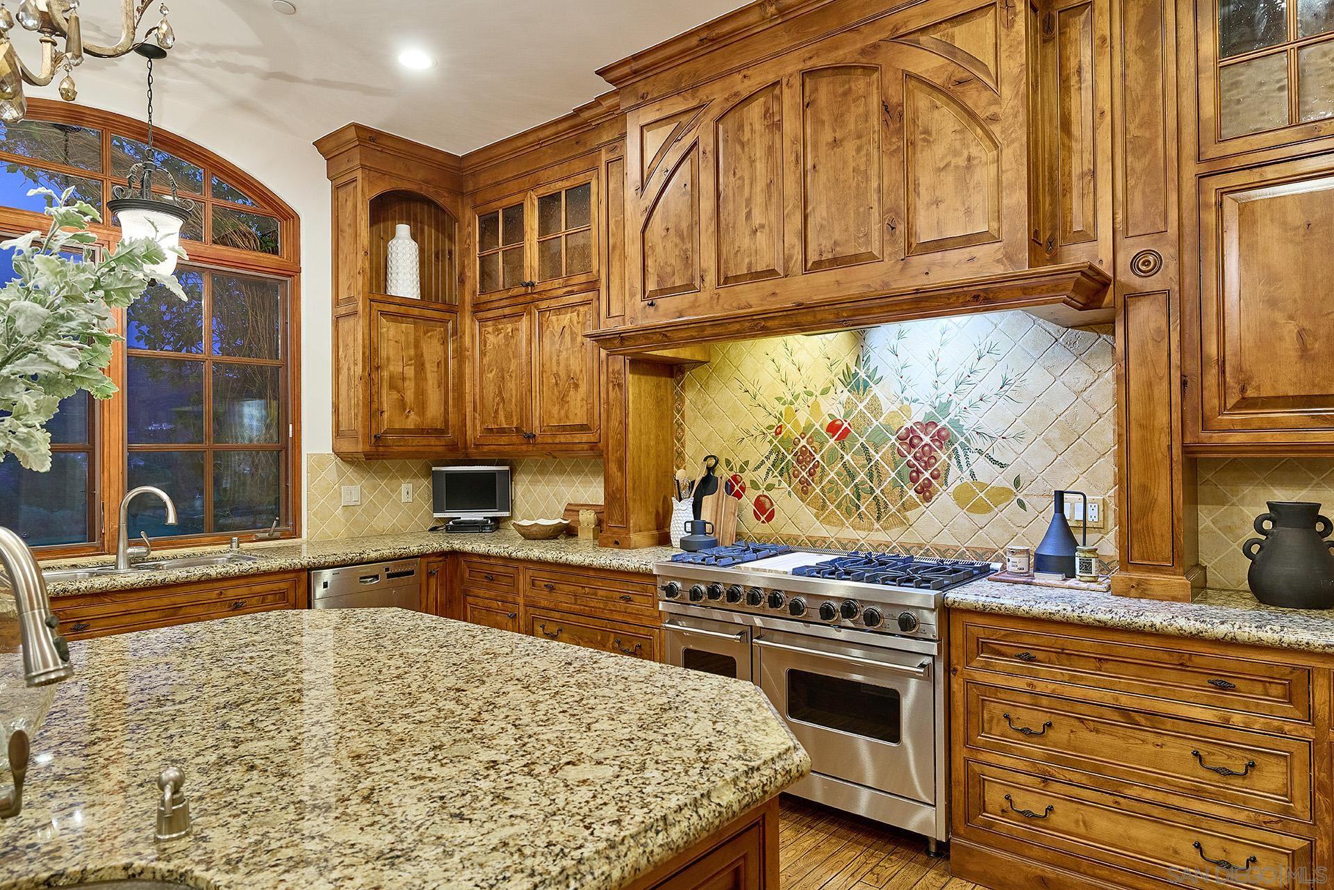 Detail Gallery Image 15 of 54 For 14155  Biscayne Pl, Poway,  CA 92064 - 7 Beds | 6/1 Baths