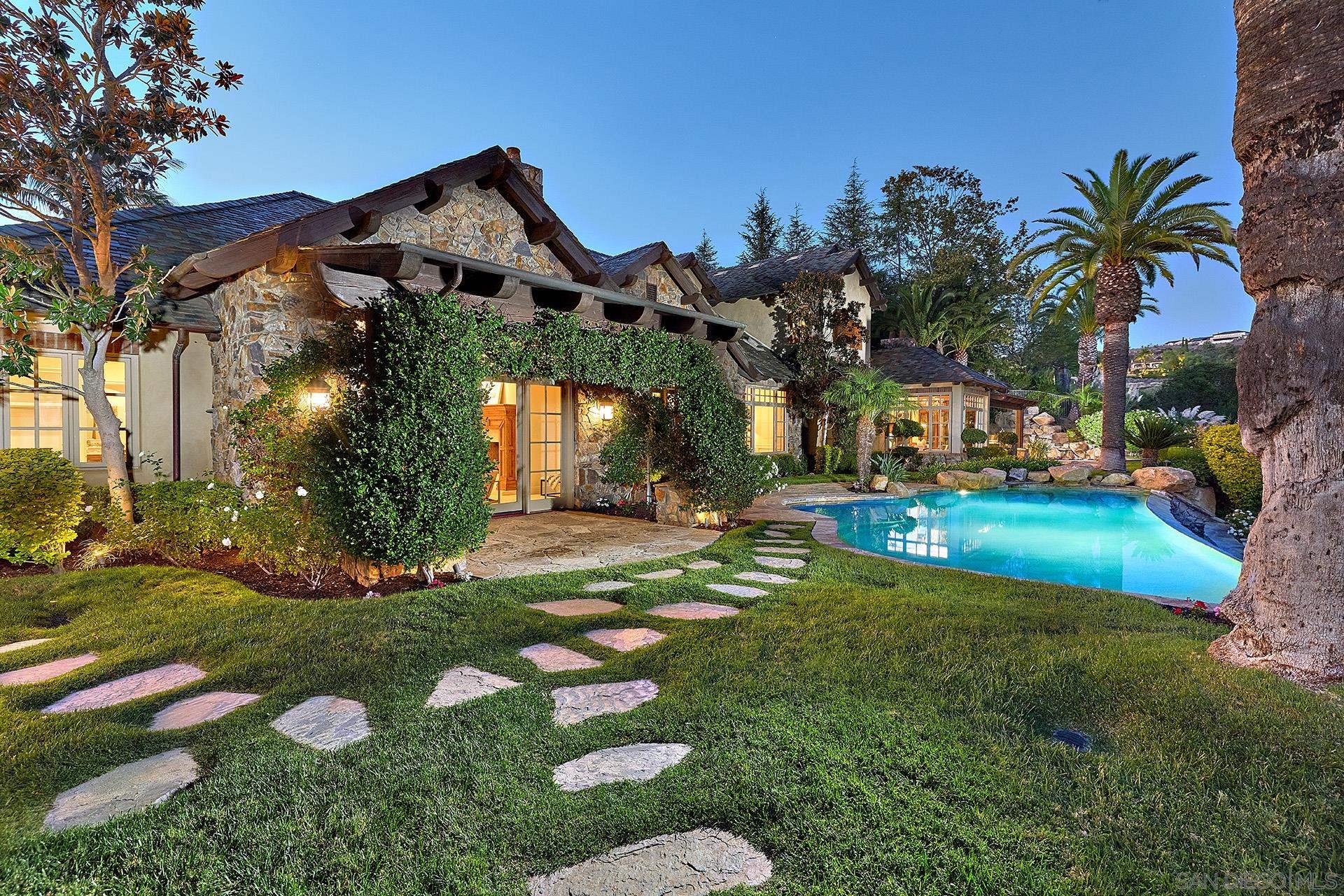 Detail Gallery Image 4 of 54 For 14155  Biscayne Pl, Poway,  CA 92064 - 7 Beds | 6/1 Baths