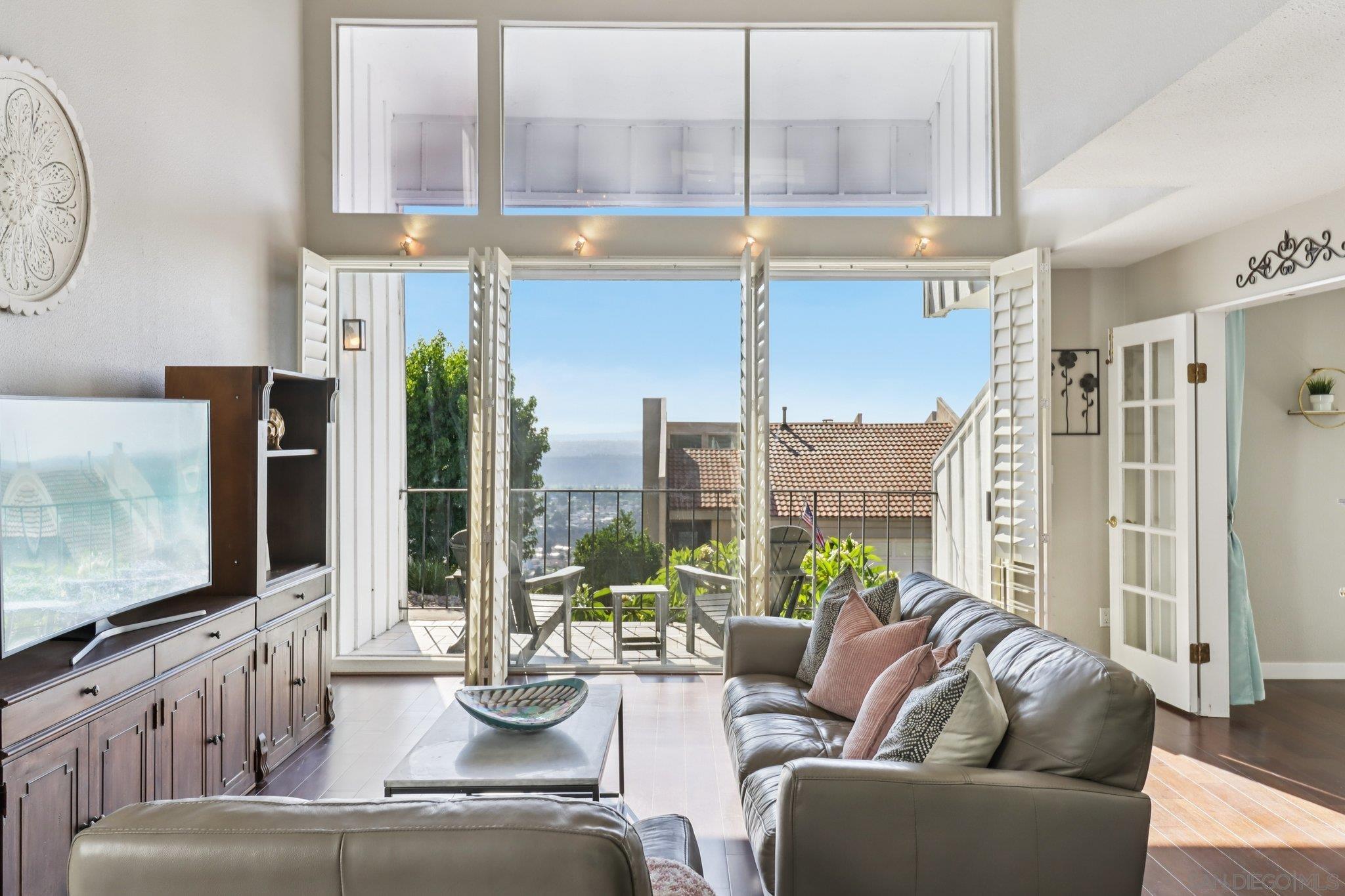 Front Image Thumbnail for SD250040518