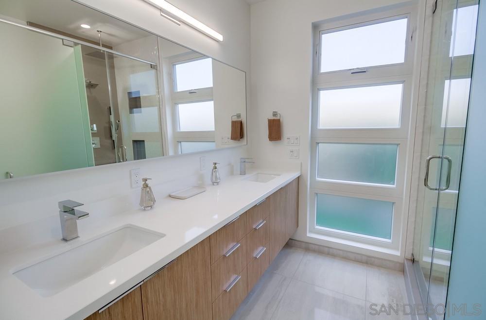 Detail Gallery Image 14 of 39 For 121  Date Ave, Imperial Beach,  CA 91932 - 3 Beds | 3 Baths