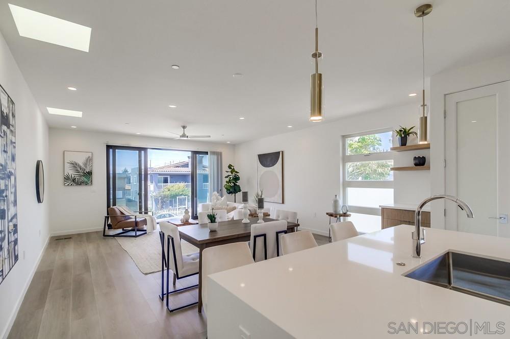 Detail Gallery Image 5 of 39 For 121  Date Ave, Imperial Beach,  CA 91932 - 3 Beds | 3 Baths