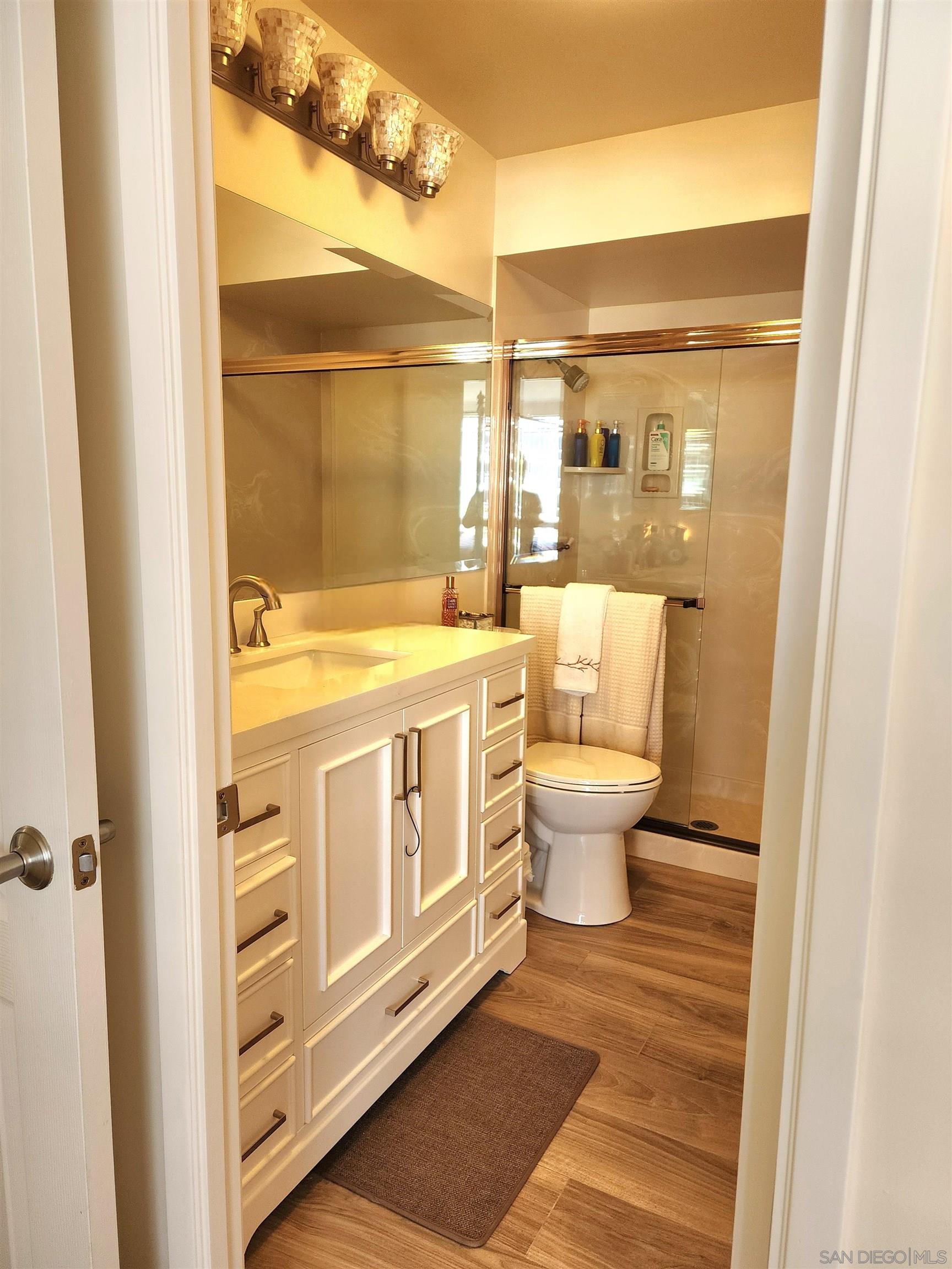 Detail Gallery Image 12 of 14 For 1730  Avenida Del Mundo  #402,  Coronado,  CA 92118 - 2 Beds | 2 Baths