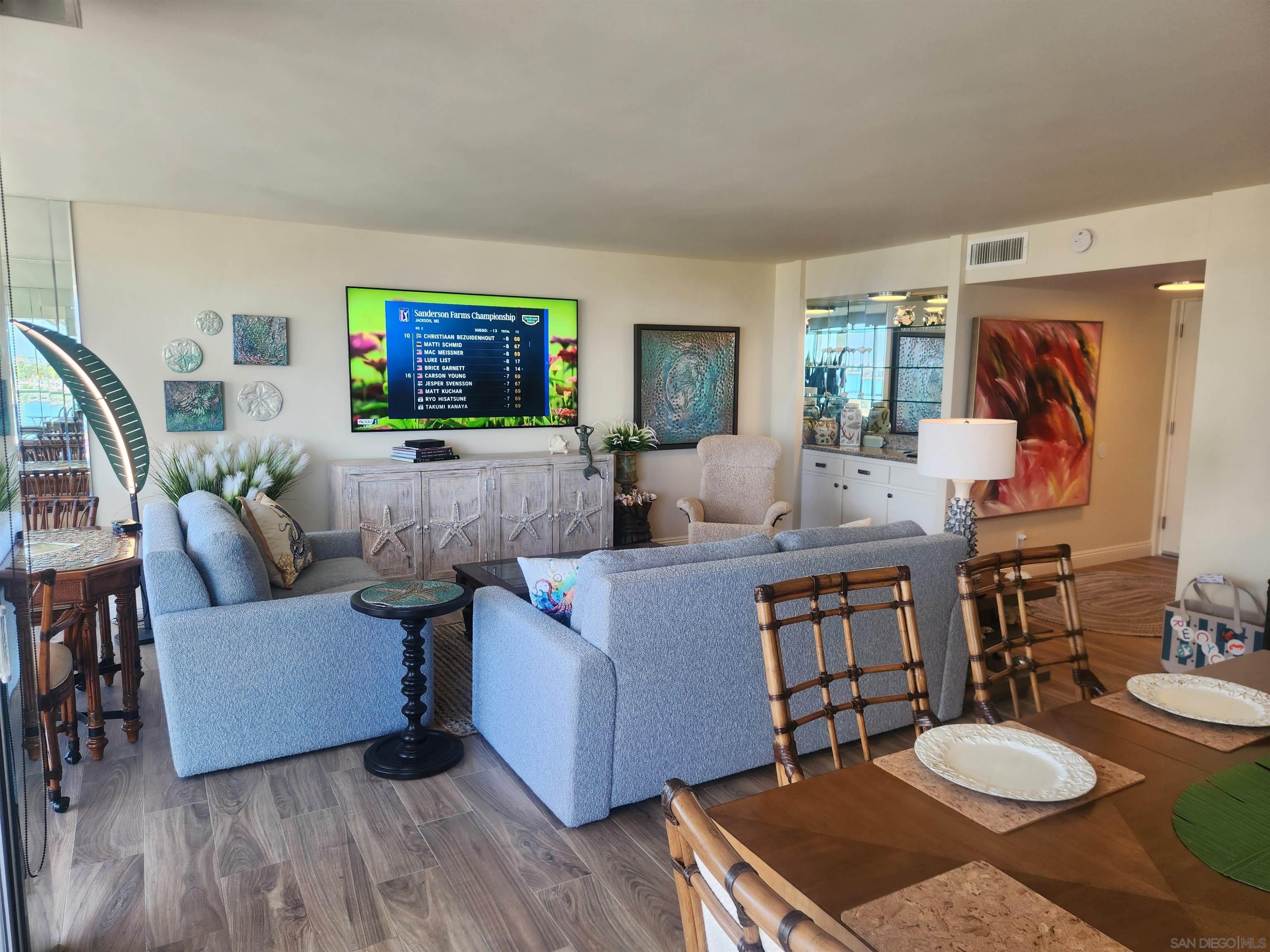 Detail Gallery Image 5 of 14 For 1730  Avenida Del Mundo  #402,  Coronado,  CA 92118 - 2 Beds | 2 Baths