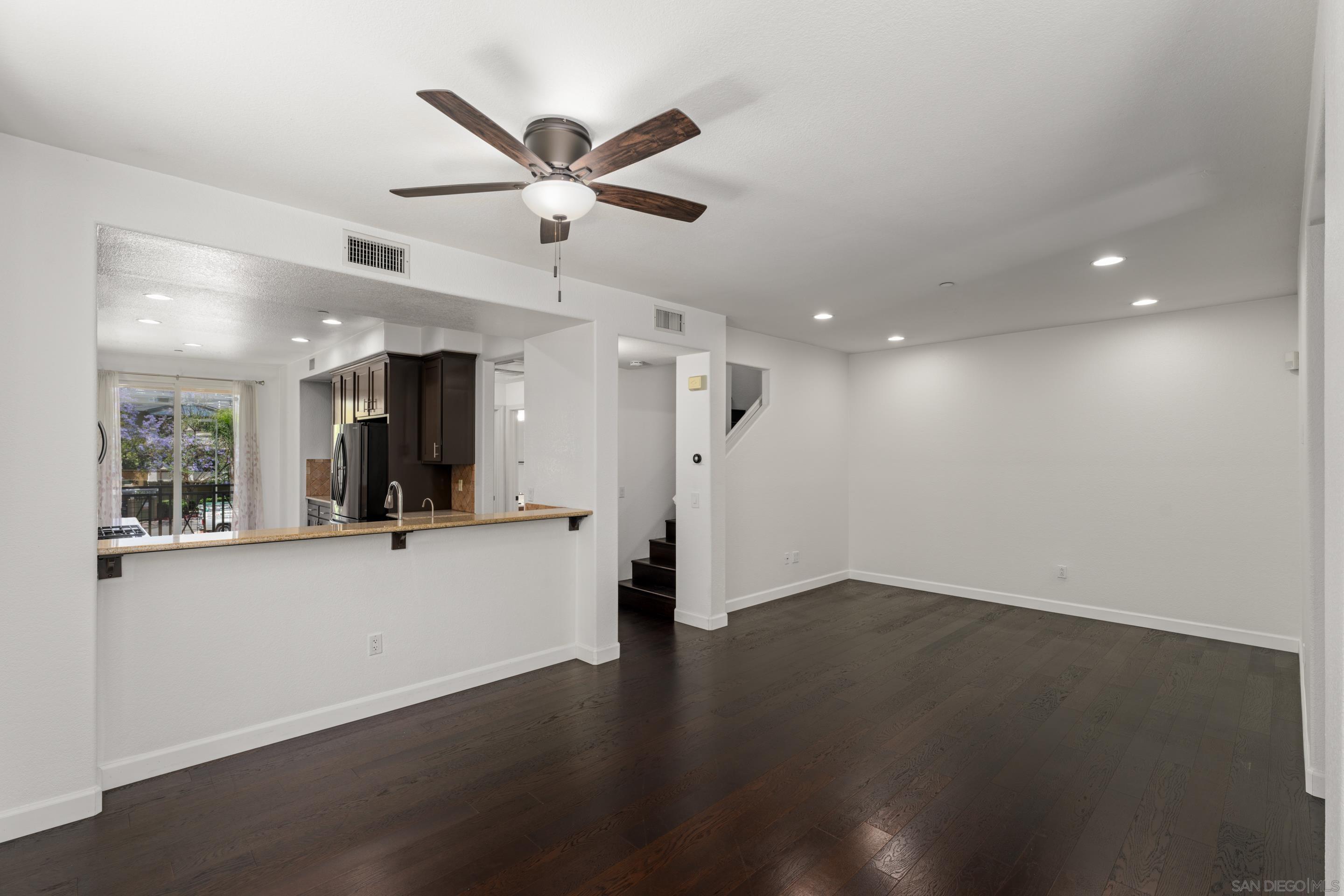 Detail Gallery Image 2 of 44 For 4952  Haight Terrace, San Diego,  CA 92123 - 2 Beds | 2 Baths