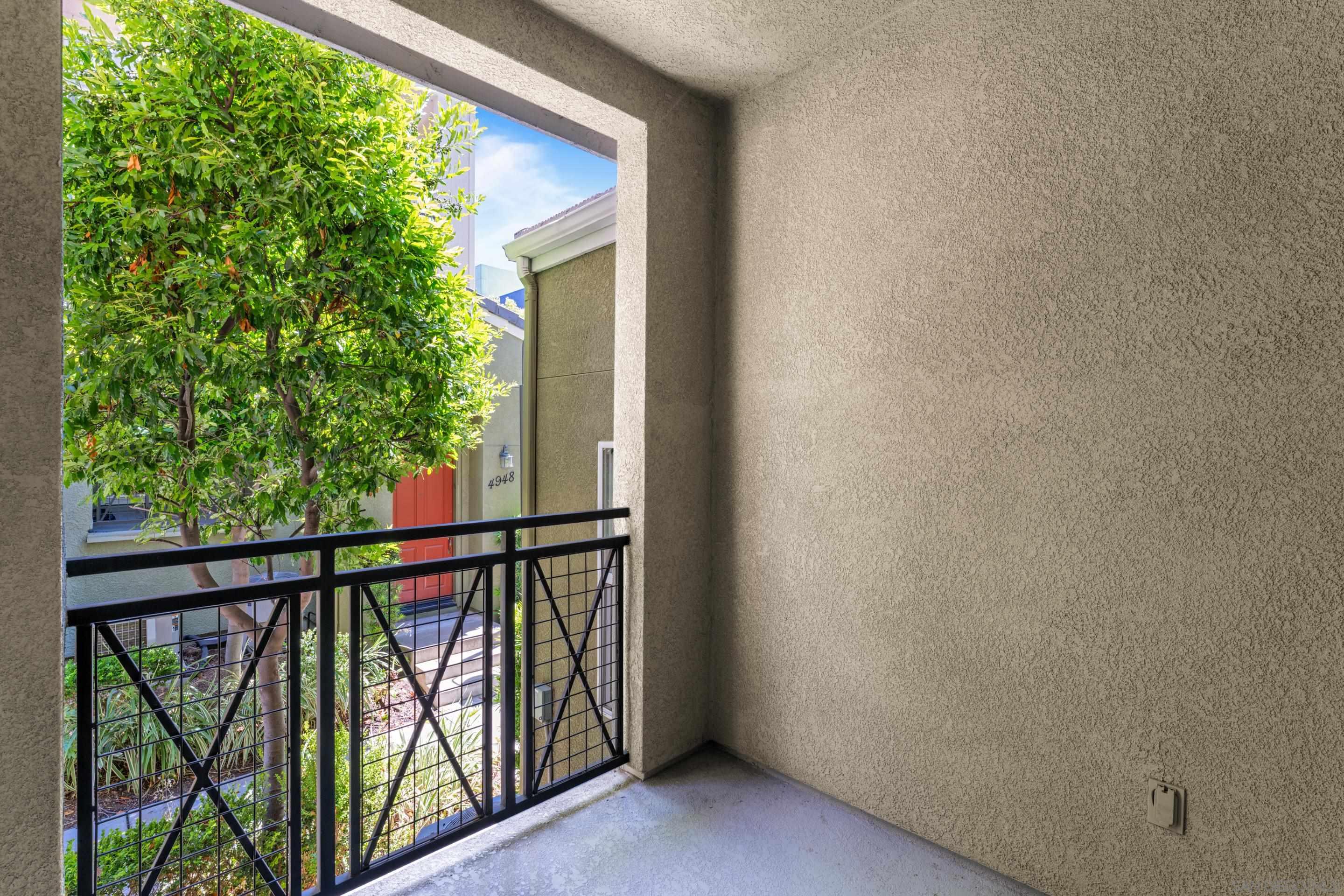 Detail Gallery Image 9 of 44 For 4952  Haight Terrace, San Diego,  CA 92123 - 2 Beds | 2 Baths