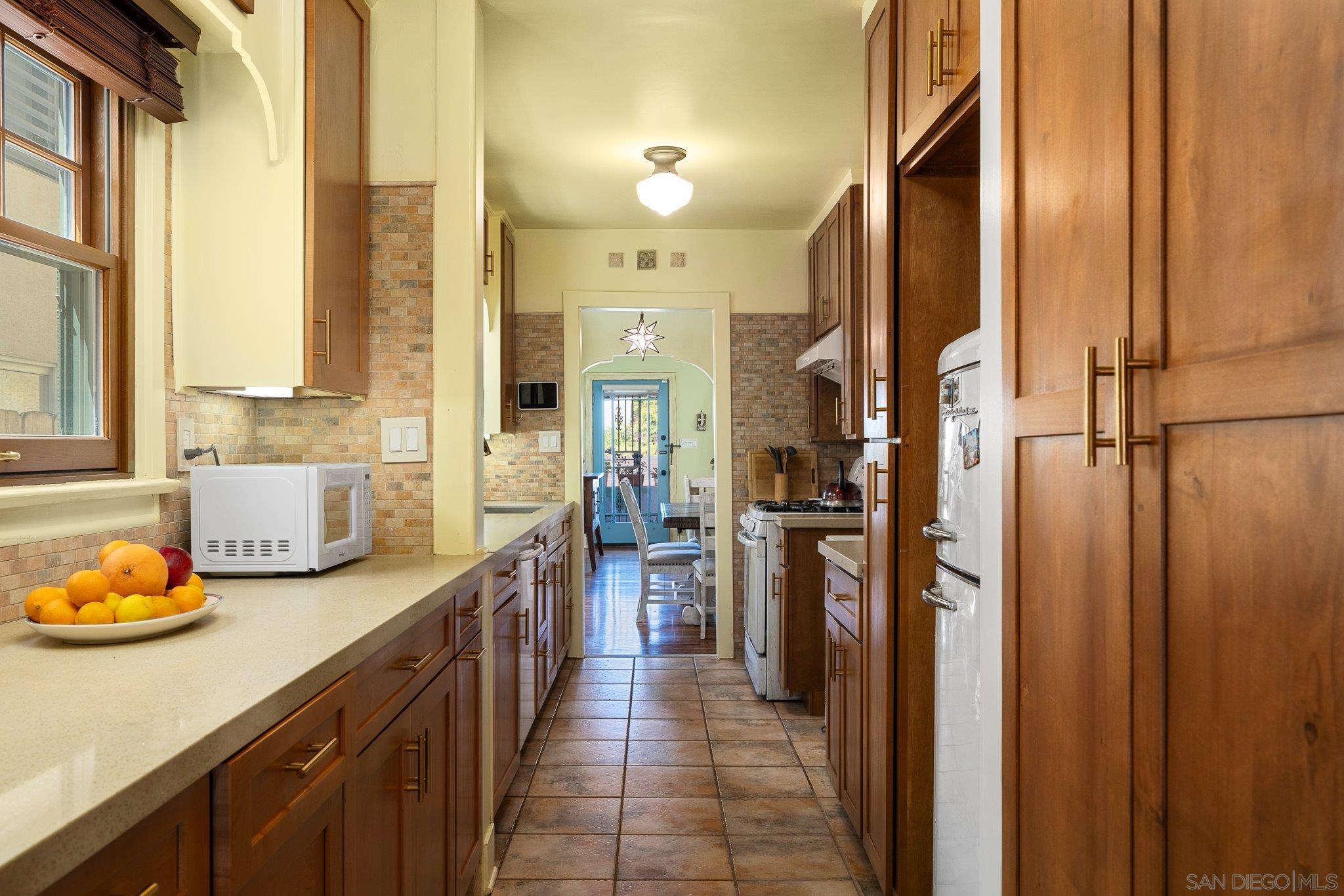 Detail Gallery Image 9 of 50 For 4621  Alabama, San Diego,  CA 92116 - 4 Beds | 4 Baths