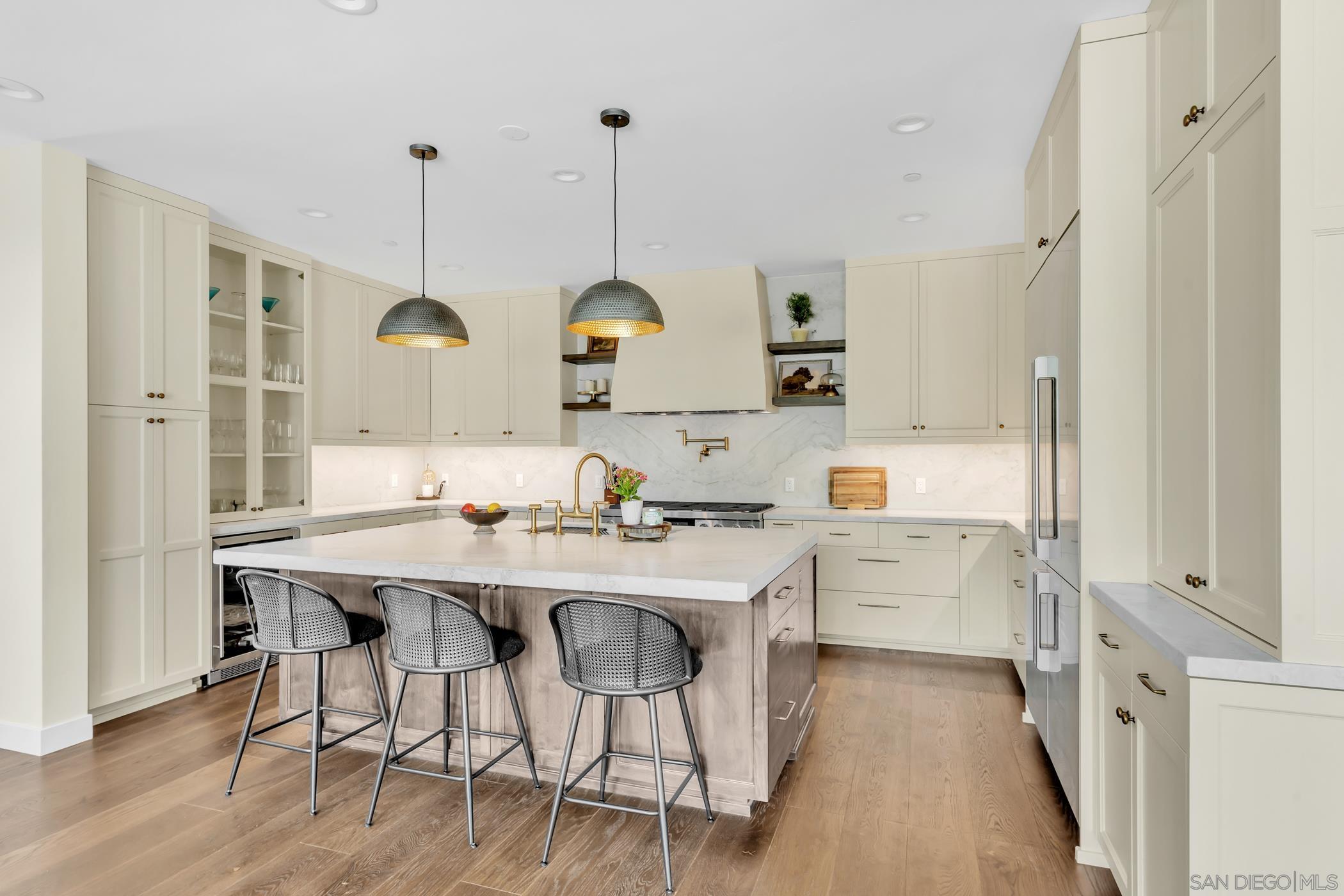 Detail Gallery Image 15 of 56 For 3345  Elliott St, San Diego,  CA 92106 - 4 Beds | 4 Baths