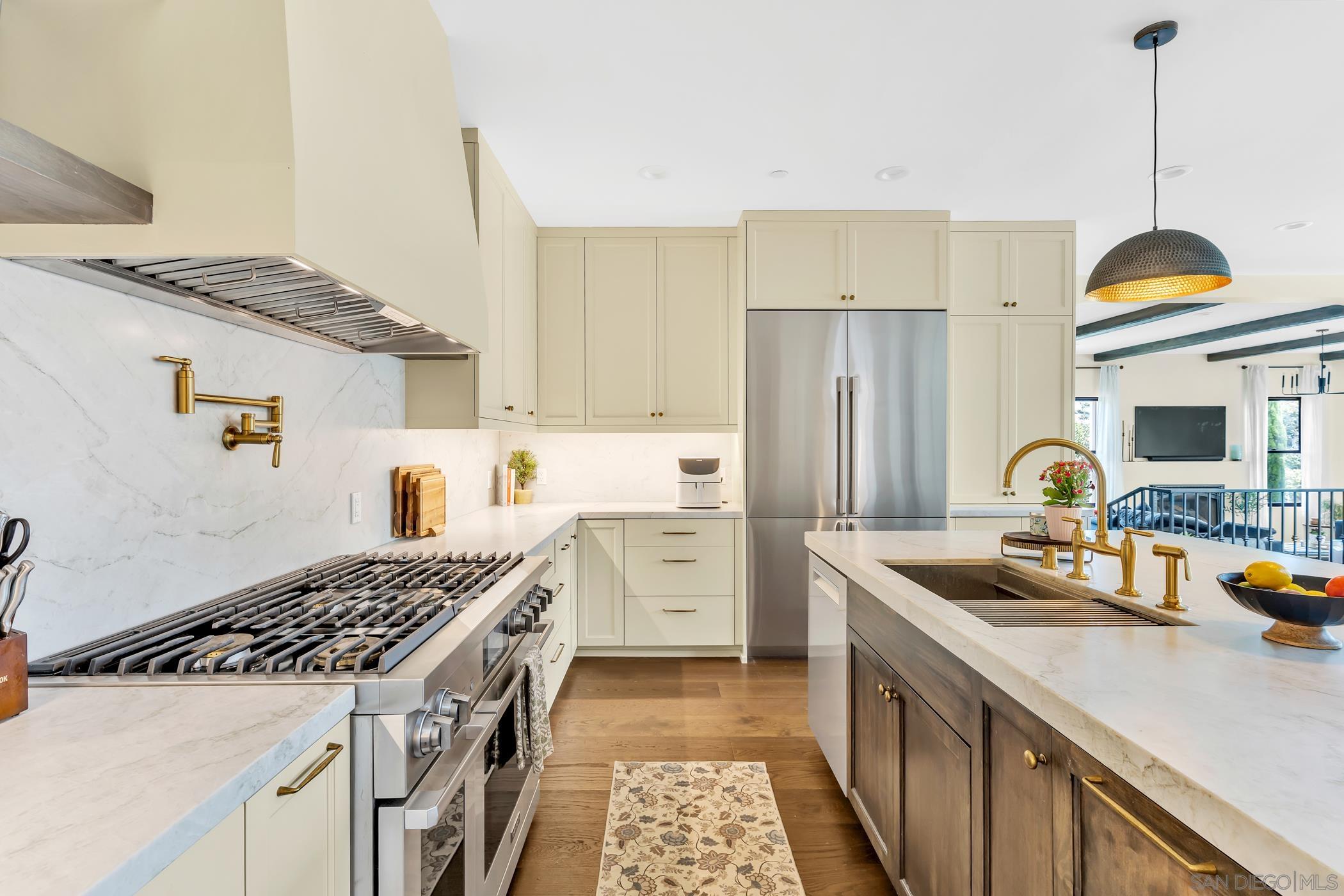 Detail Gallery Image 19 of 56 For 3345  Elliott St, San Diego,  CA 92106 - 4 Beds | 4 Baths