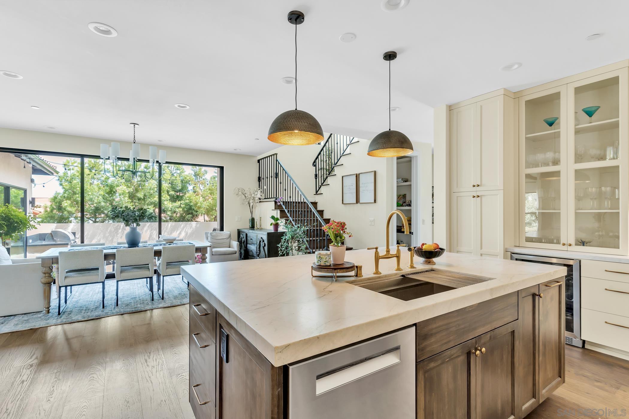 Detail Gallery Image 21 of 56 For 3345  Elliott St, San Diego,  CA 92106 - 4 Beds | 4 Baths