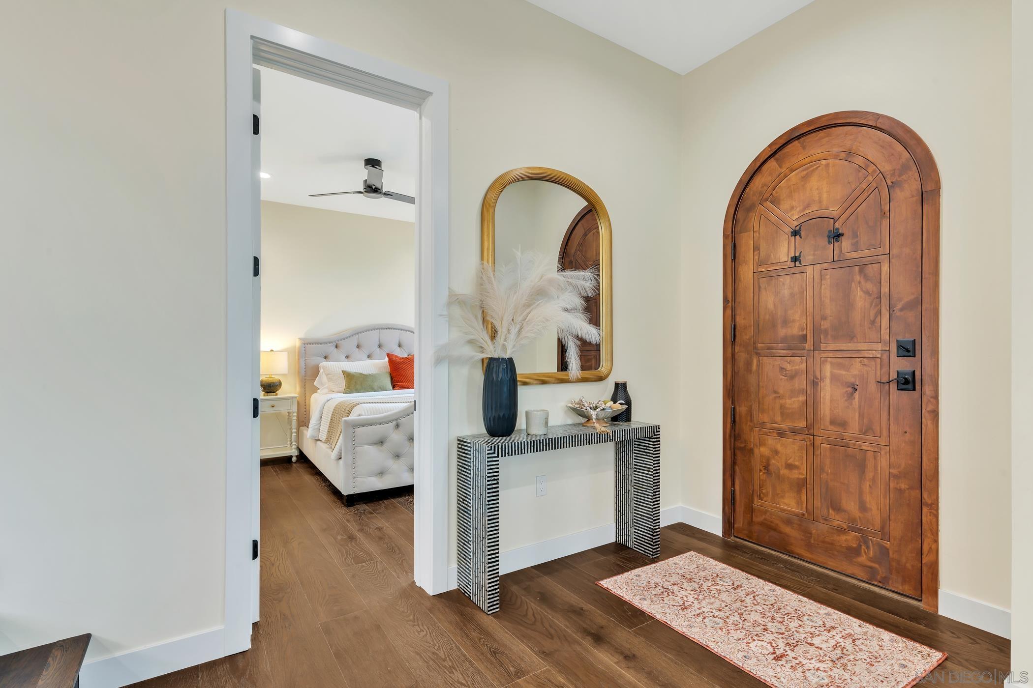 Detail Gallery Image 8 of 56 For 3345  Elliott St, San Diego,  CA 92106 - 4 Beds | 4 Baths