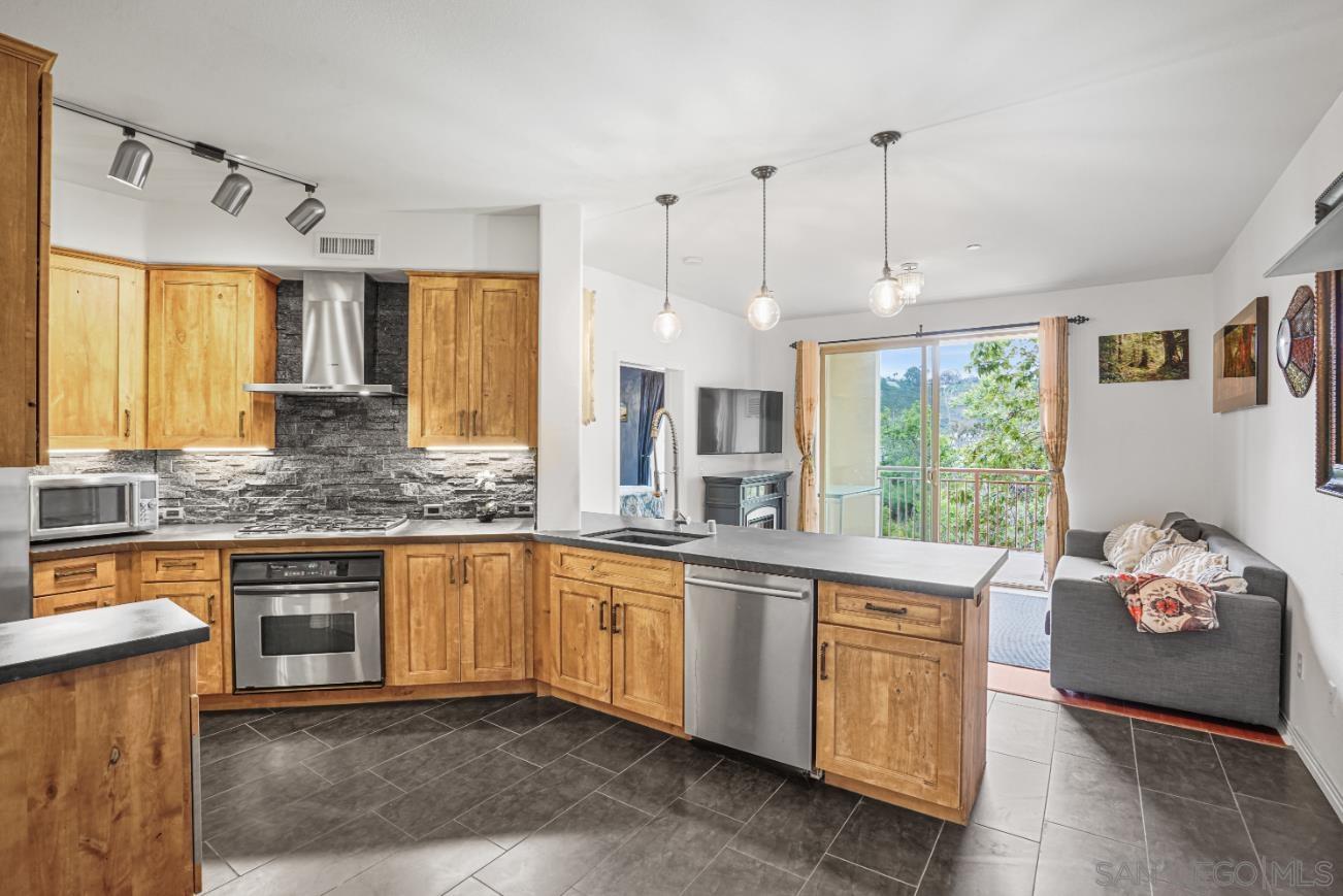 Front Image Thumbnail for SD250040593