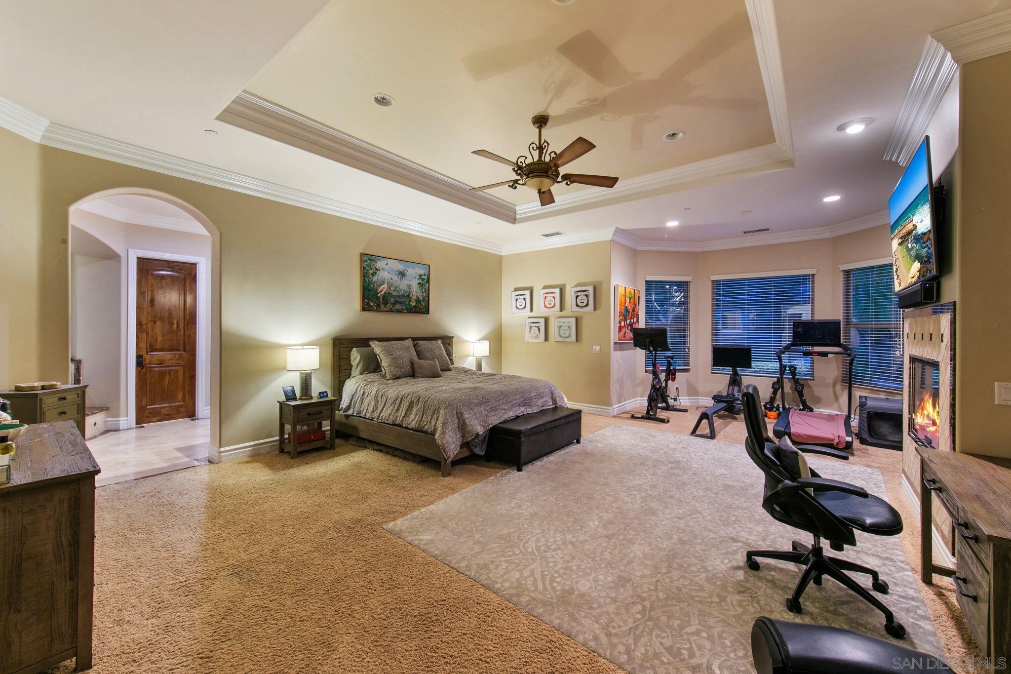 Detail Gallery Image 21 of 36 For 13570  Summit Cir., Poway,  CA 92064 - 7 Beds | 5/1 Baths