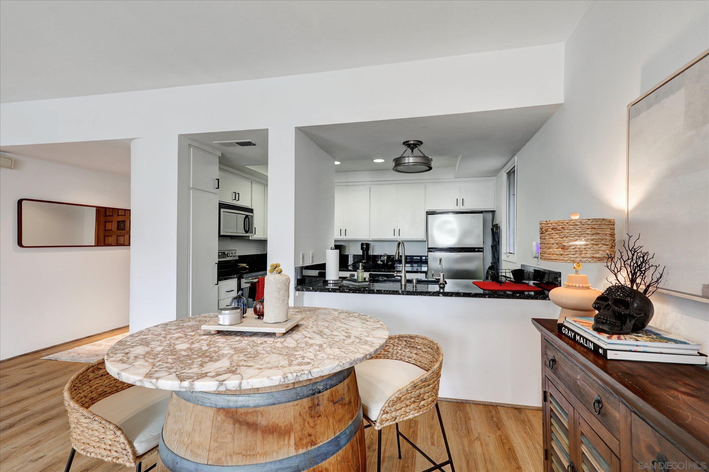 Detail Gallery Image 12 of 31 For 4018  Nobel Dr  #204,  San Diego,  CA 92122 - 2 Beds | 2 Baths