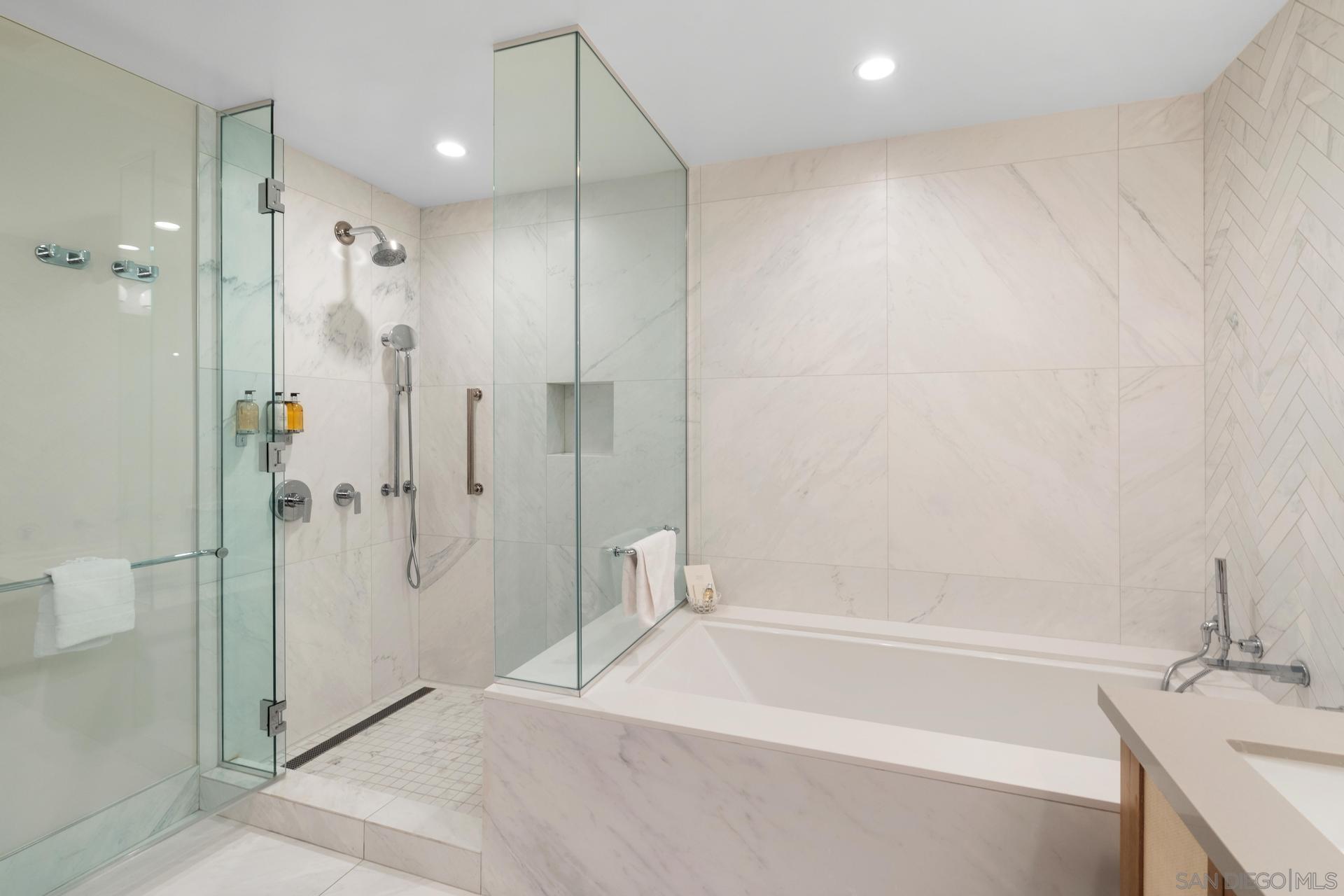 Detail Gallery Image 18 of 48 For 1500  Orange Avenue  #42,  Coronado,  CA 92118 - 2 Beds | 2 Baths