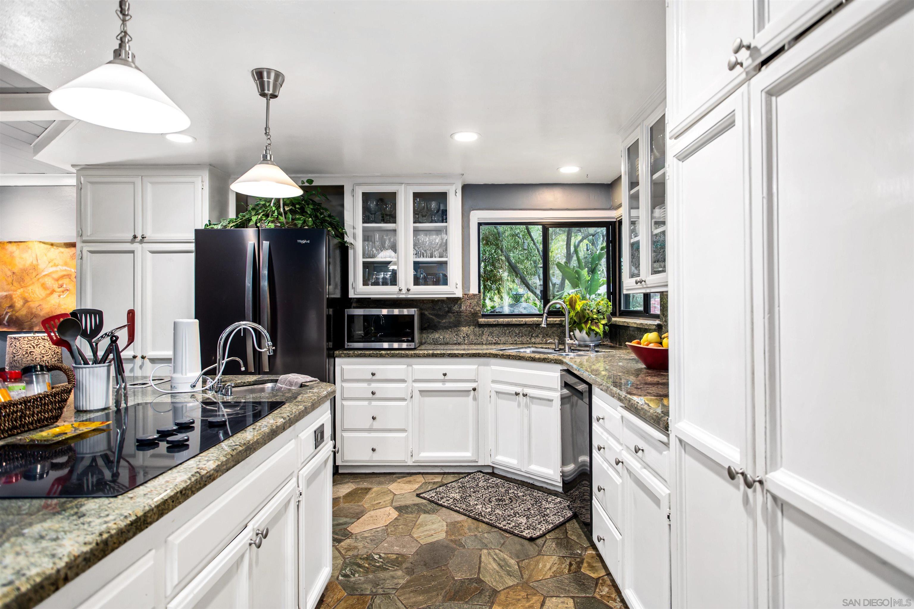 Detail Gallery Image 16 of 71 For 2368  Palo Danzante, Alpine,  CA 91901 - 3 Beds | 2/1 Baths