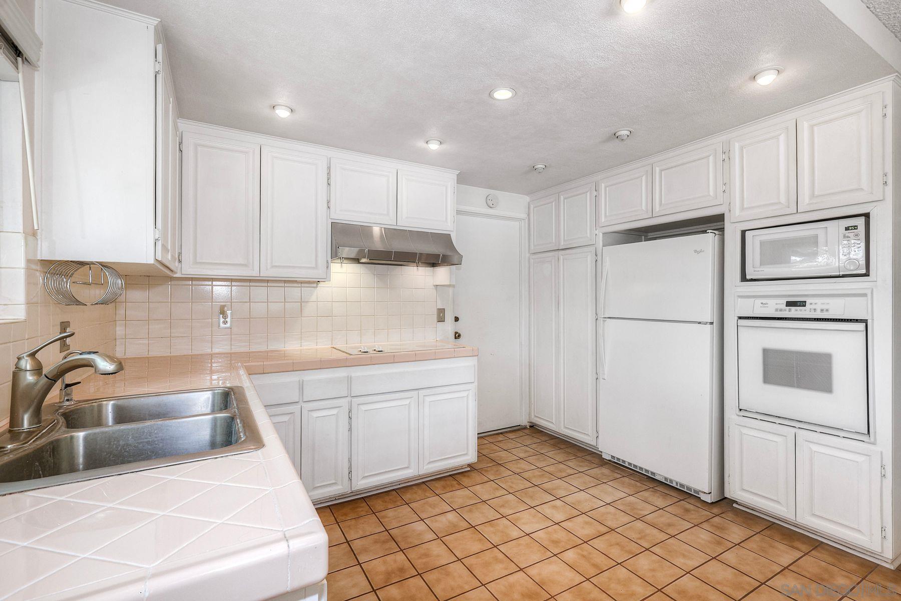 Detail Gallery Image 6 of 56 For 3910  Prairie Dr, Jamul,  CA 91935 - 3 Beds | 2/1 Baths