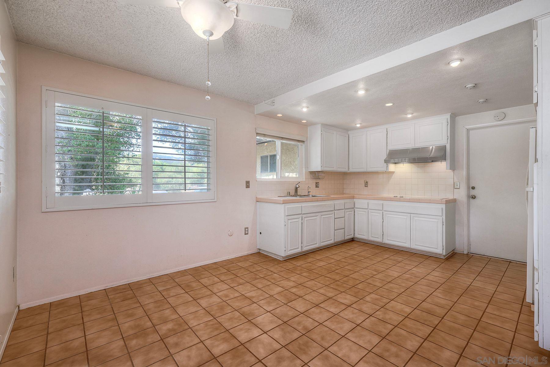 Detail Gallery Image 9 of 56 For 3910  Prairie Dr, Jamul,  CA 91935 - 3 Beds | 2/1 Baths