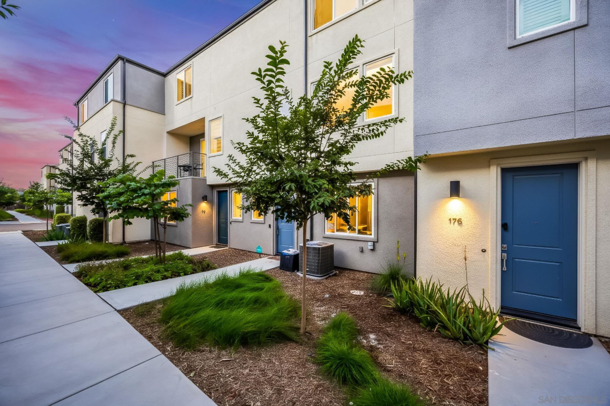 Front Image Thumbnail for SD250040645